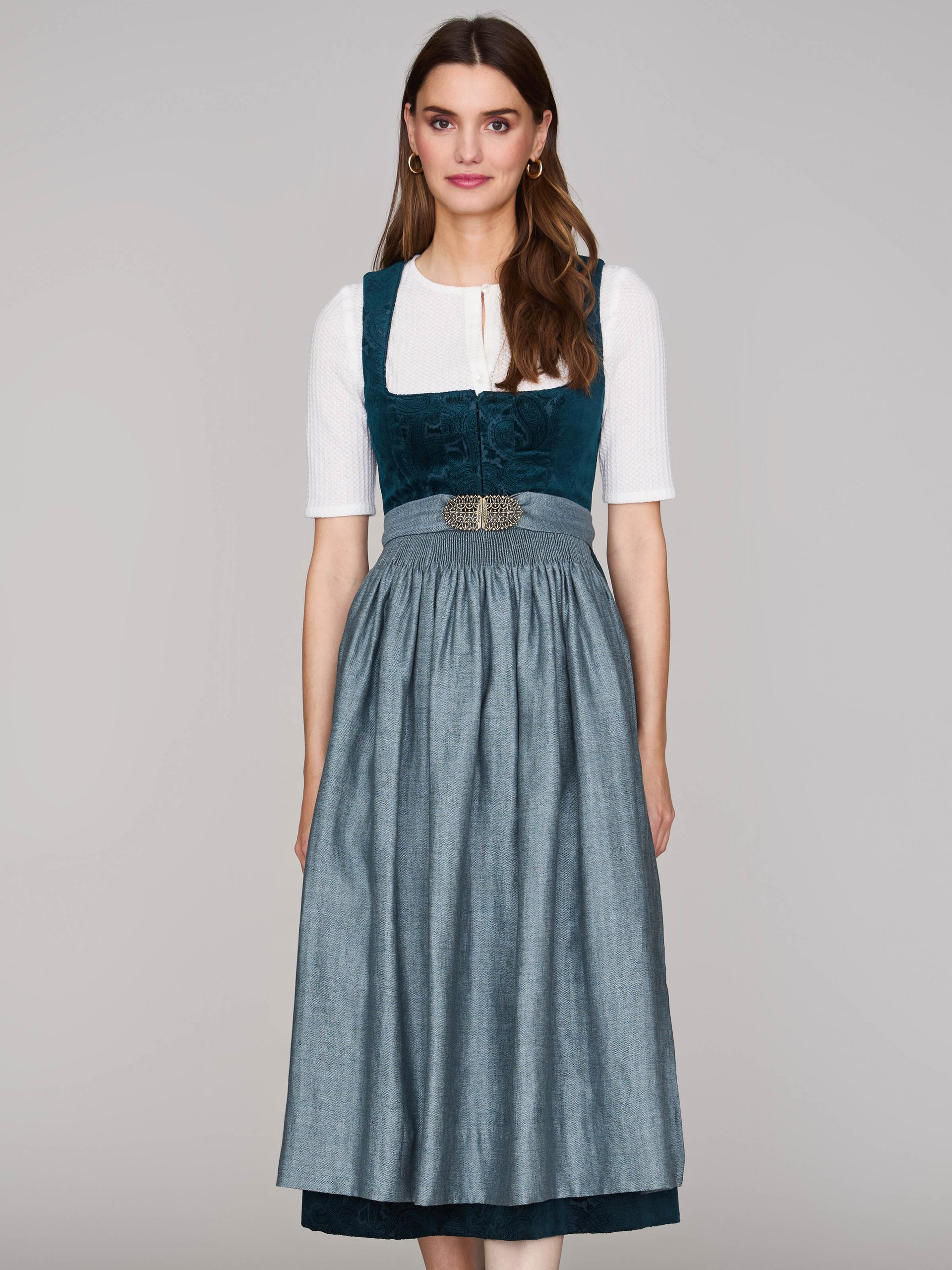 Schne Dirndl Mit Stretch Oberteil Fotos