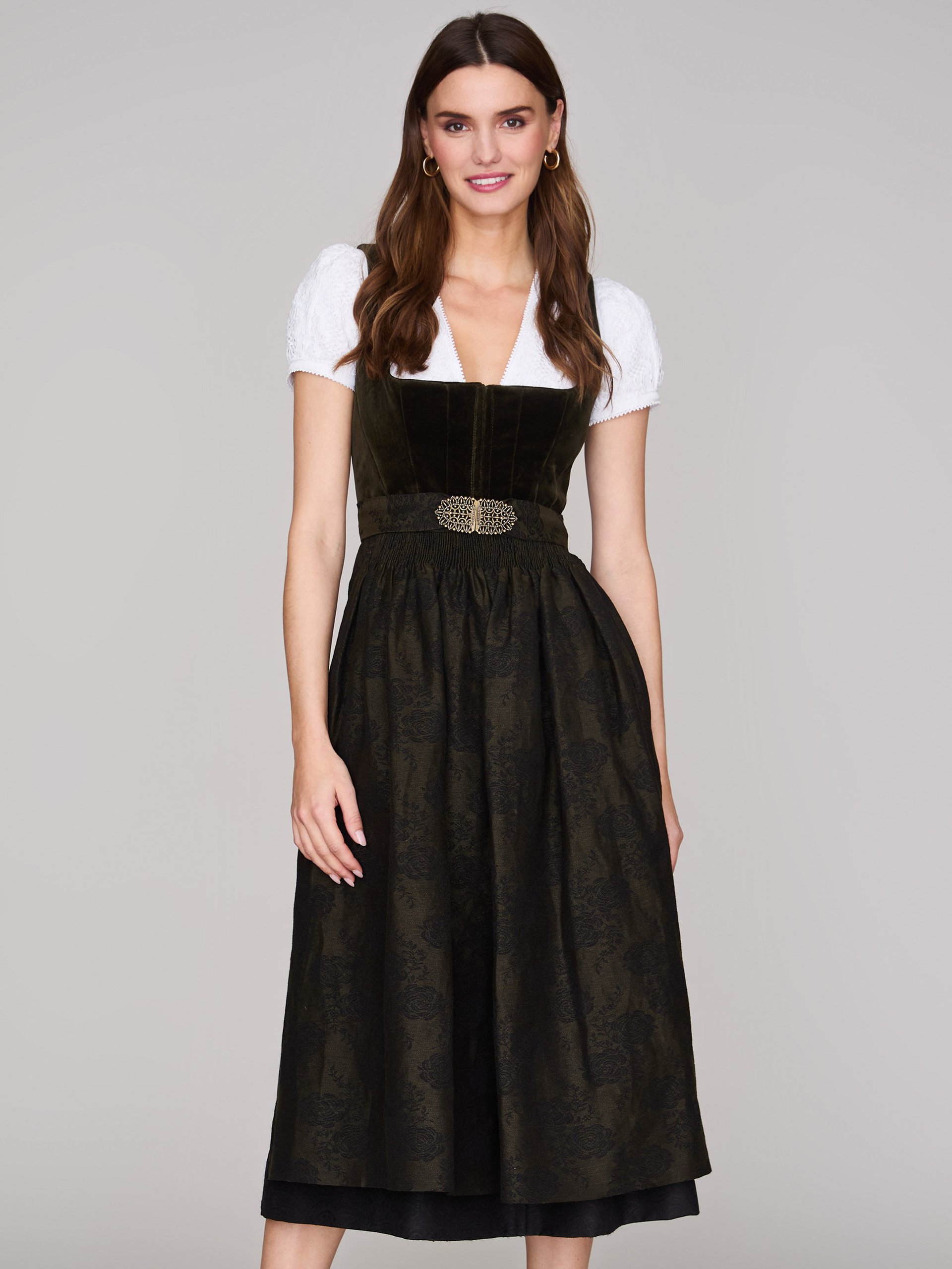 Schne Dirndl Mit Stretch Oberteil Fotos
