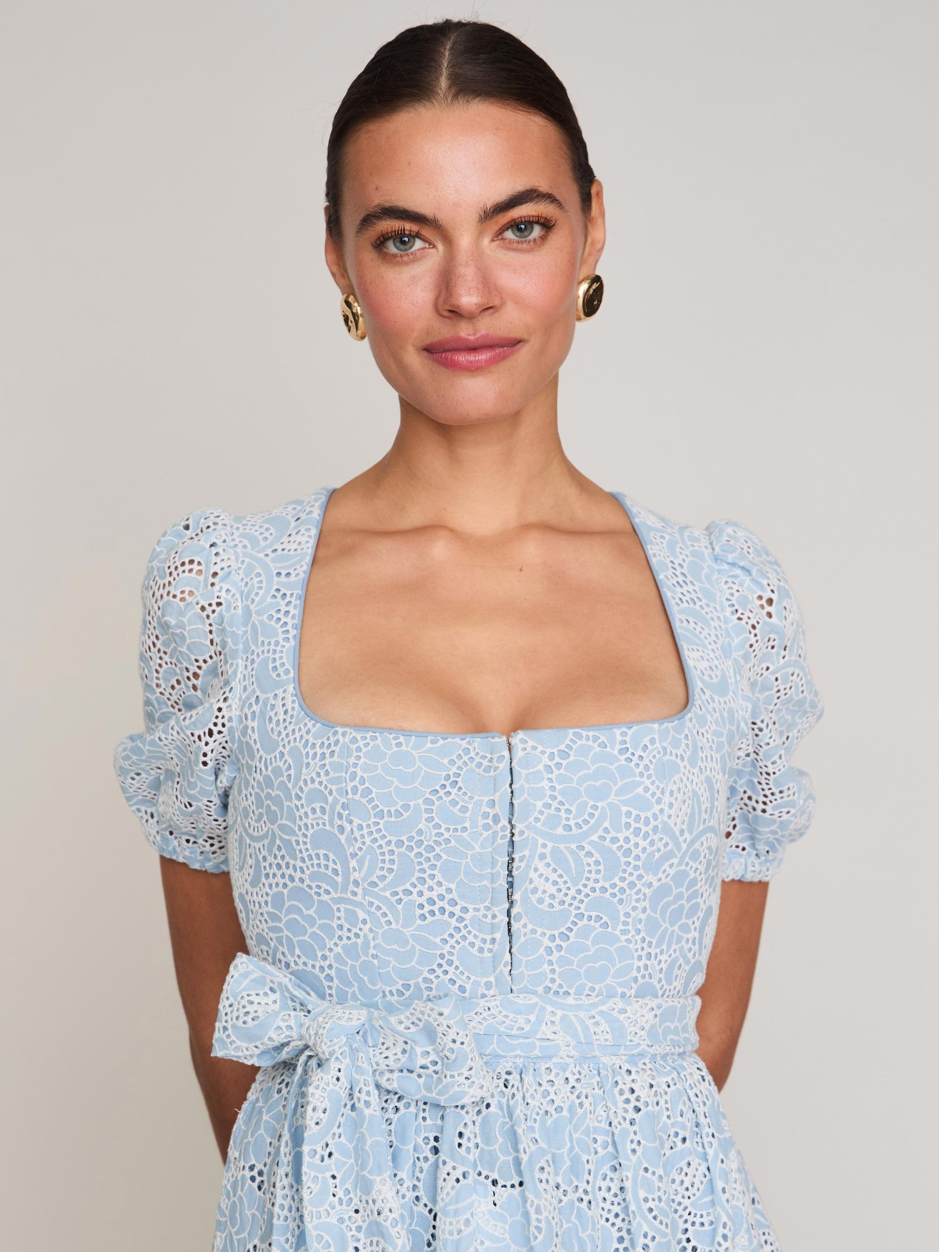 Limitierte Designer Dirndl entdecken | LIMBERRY