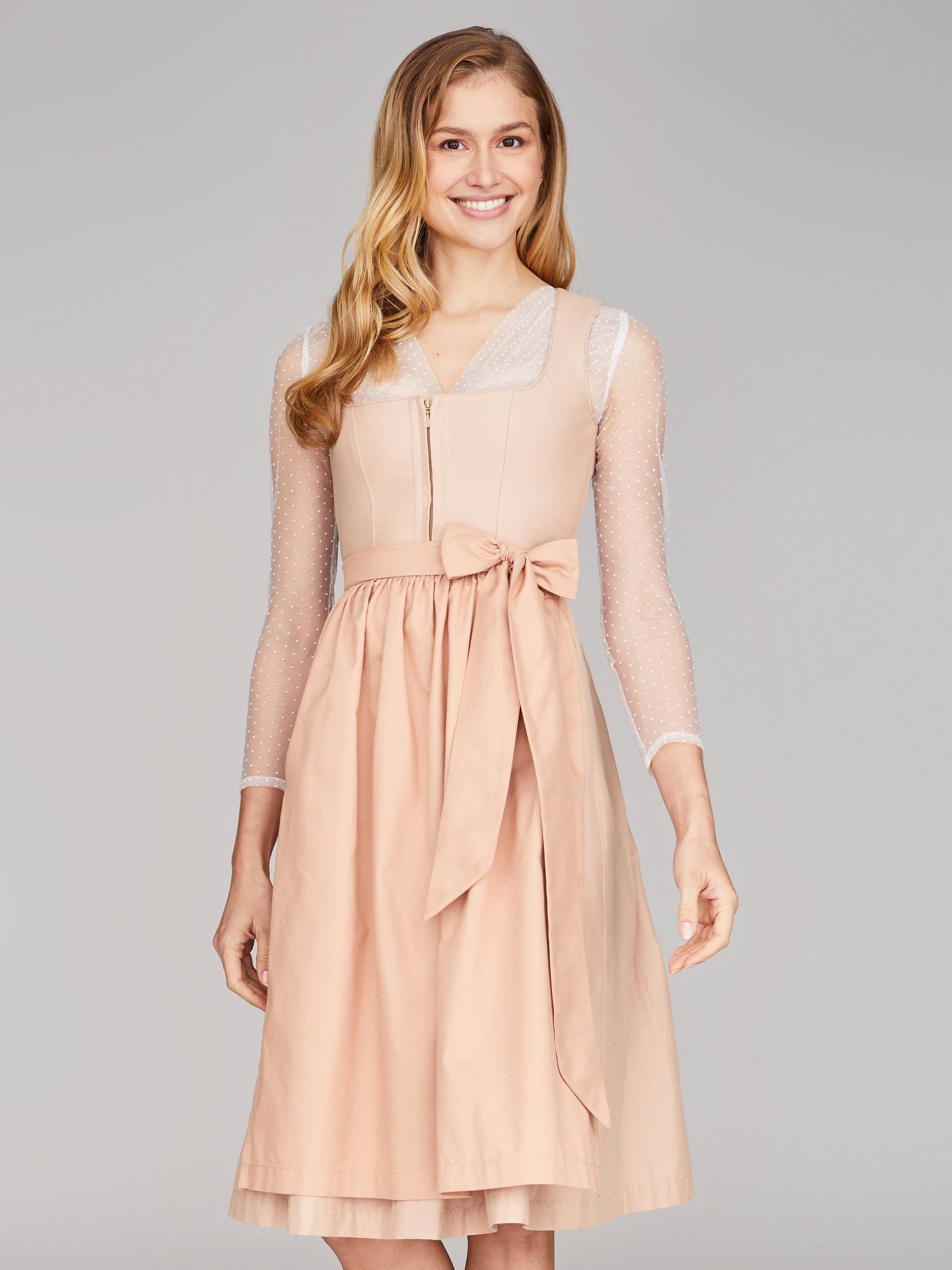 Terracotta-farbenes Dirndl Terracotta-farbenes Dirndl