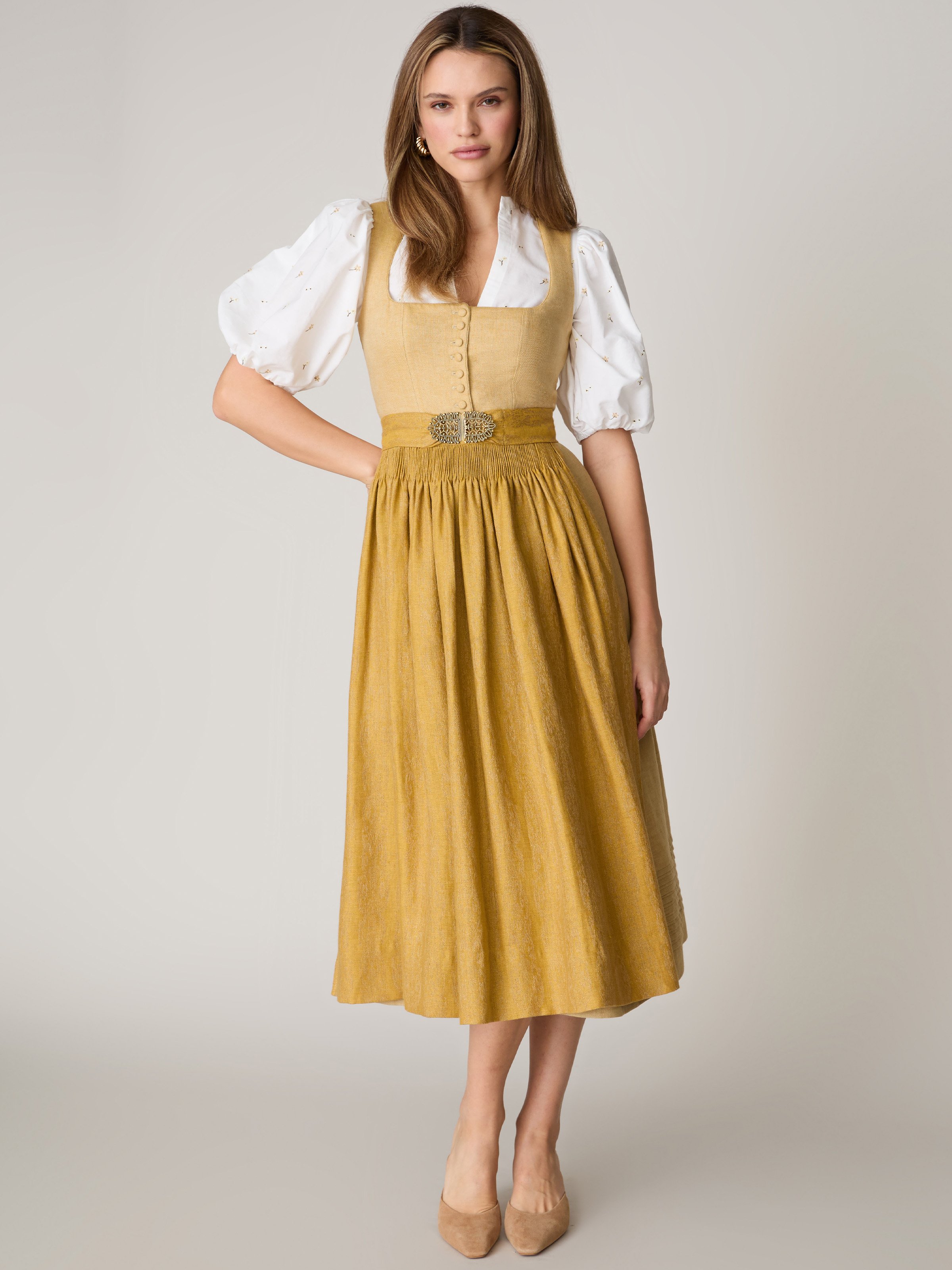 Dirndl in Gelb mit Faltenrock 