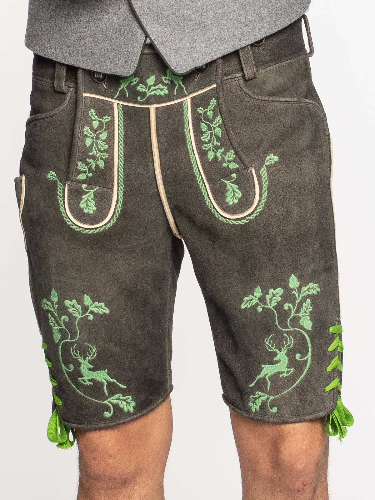 Graue Lederhose mit grüner Stickerei