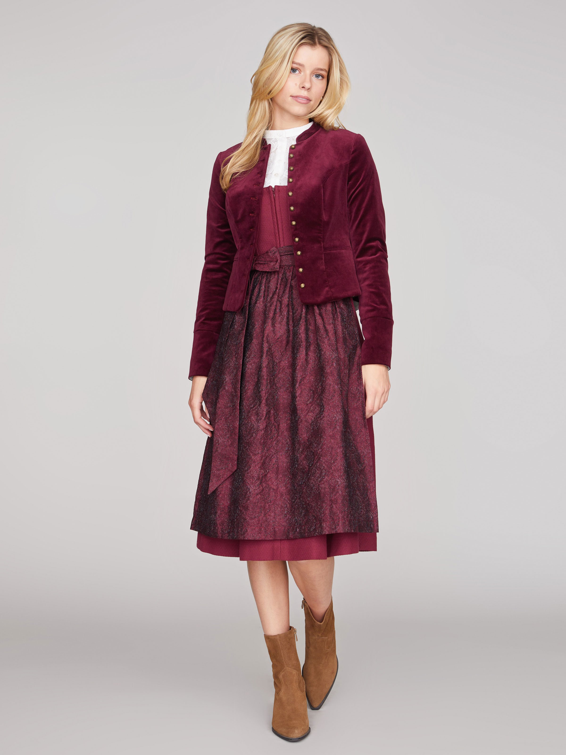 Rubinrotes strukturiertes Dirndl Rubinrotes strukturiertes Dirndl