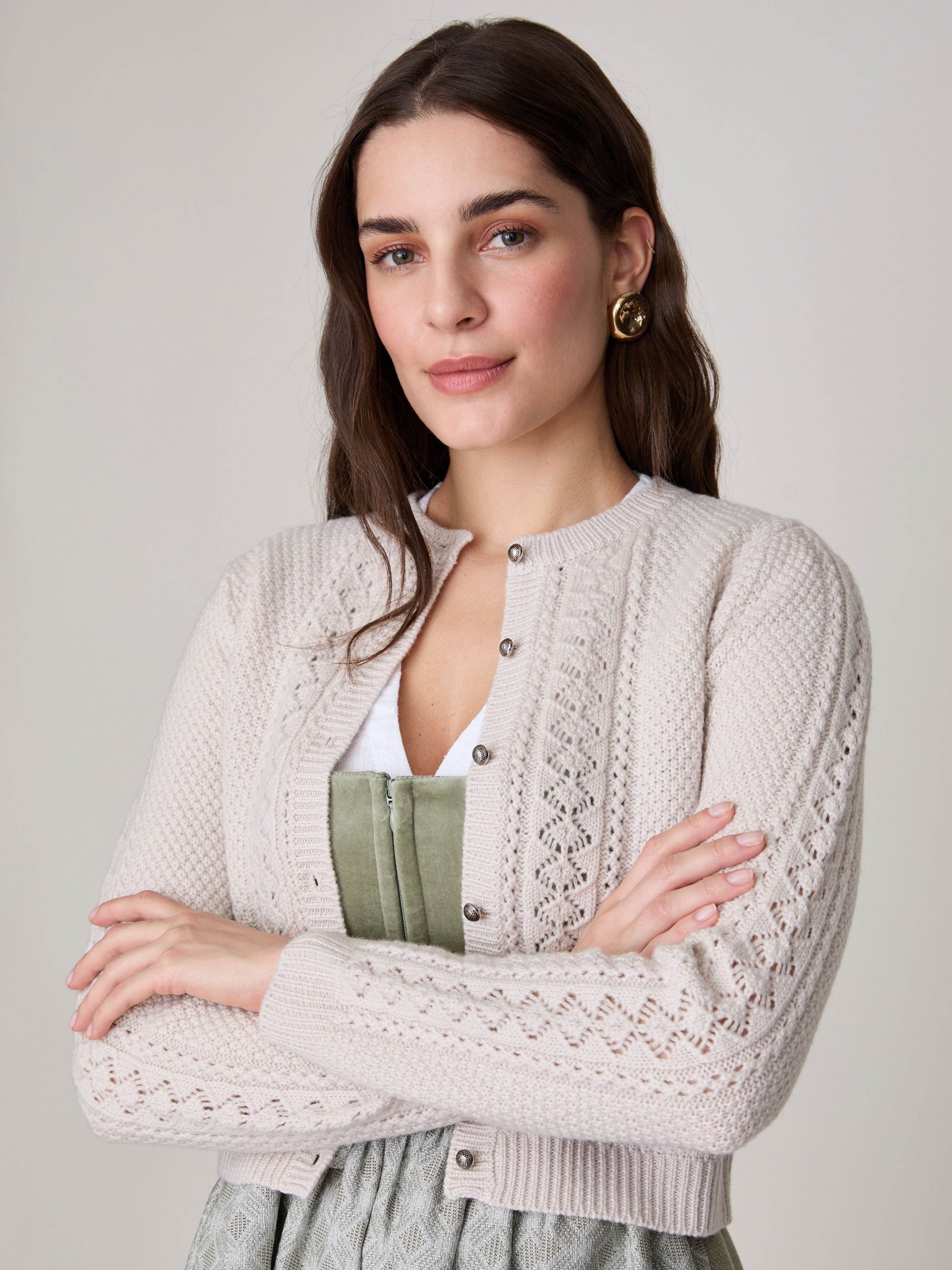 Strickjacke in Sandstein