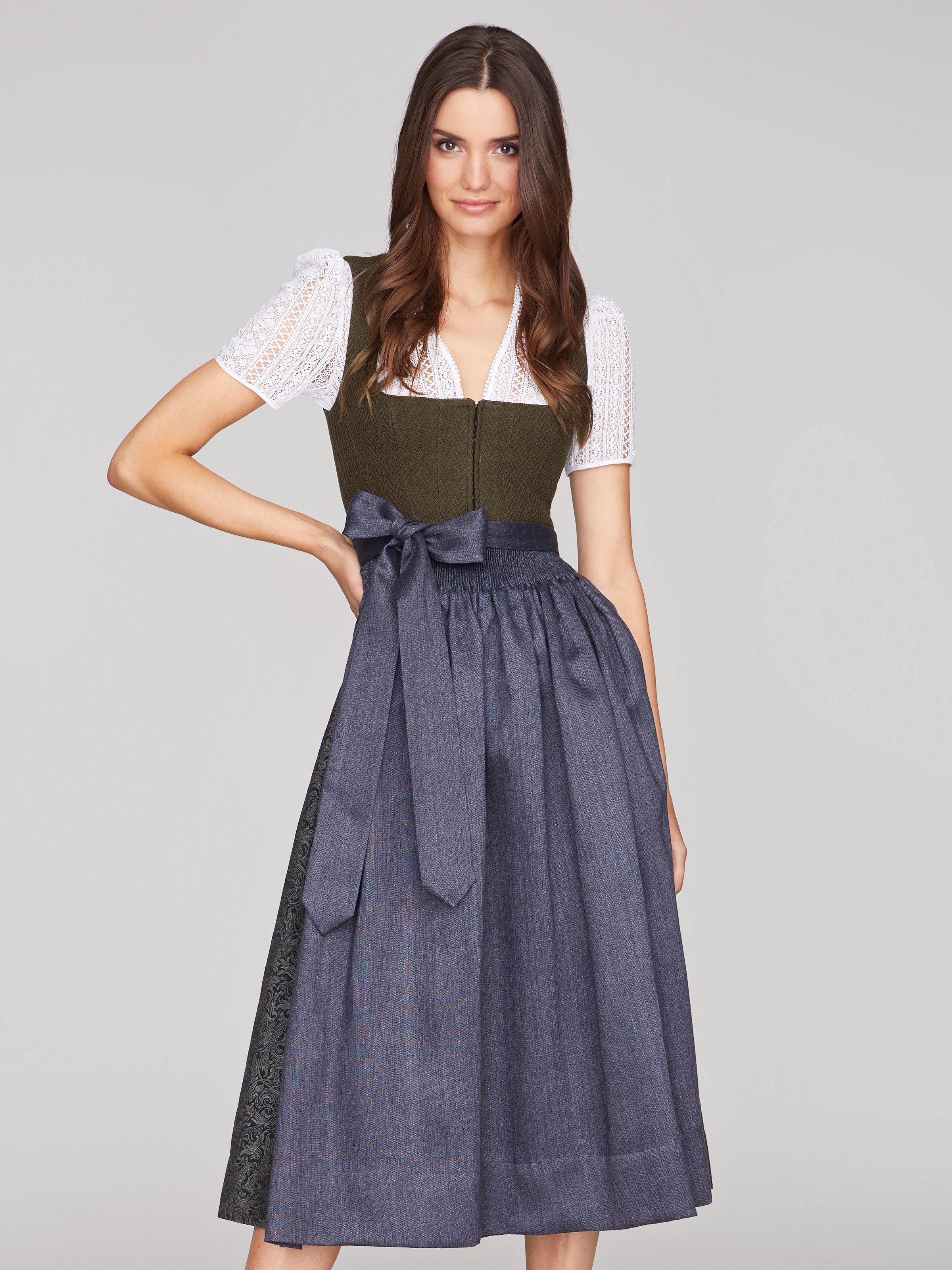 Olivfarbenes Dirndl