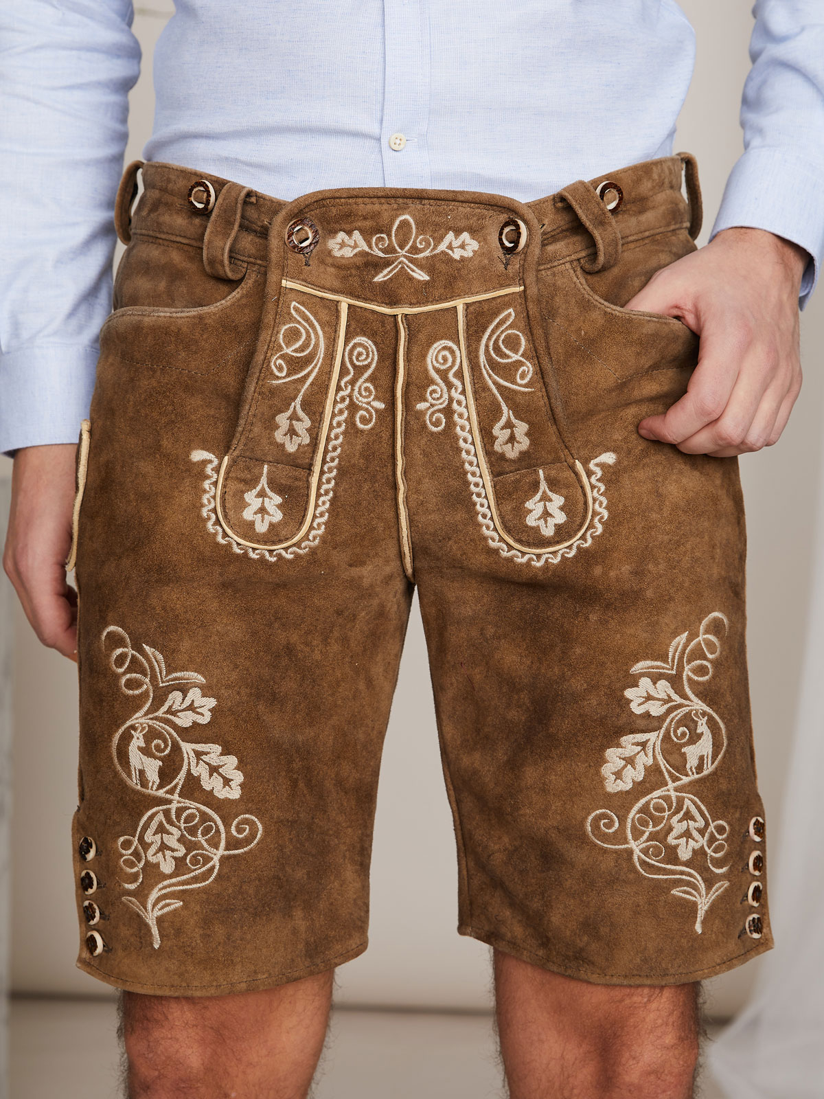Hellbraune Lederhose mit heller Stickerei