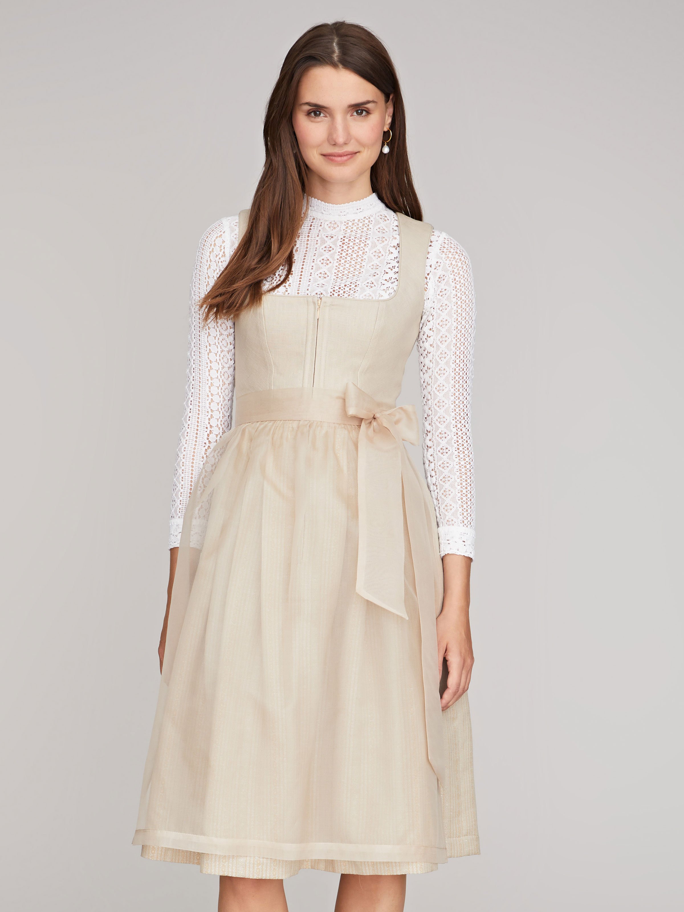 Beiges Dirndl Beiges Dirndl