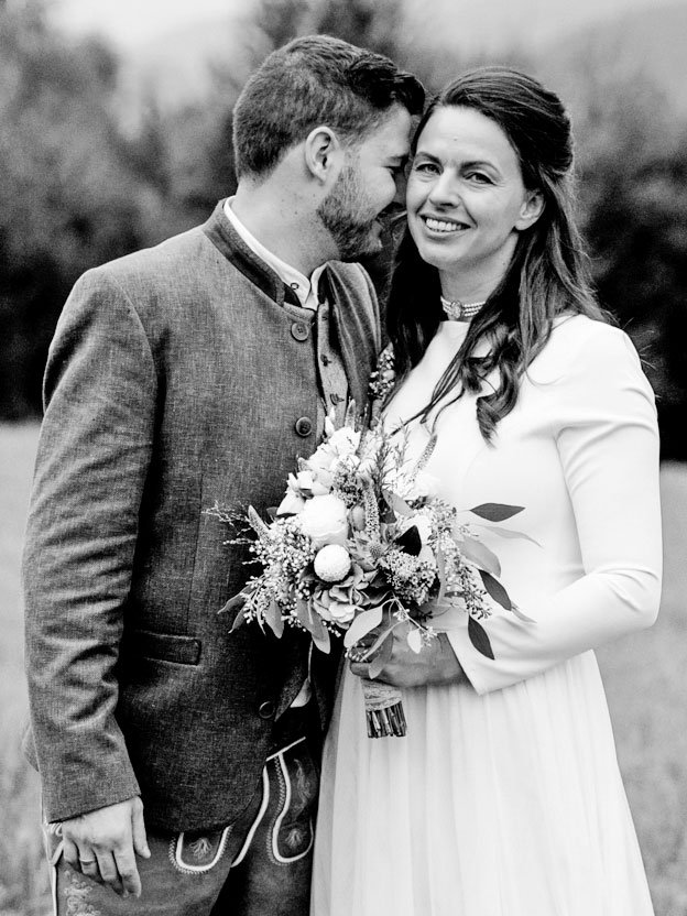 Real Bride mit langem Braut Rock