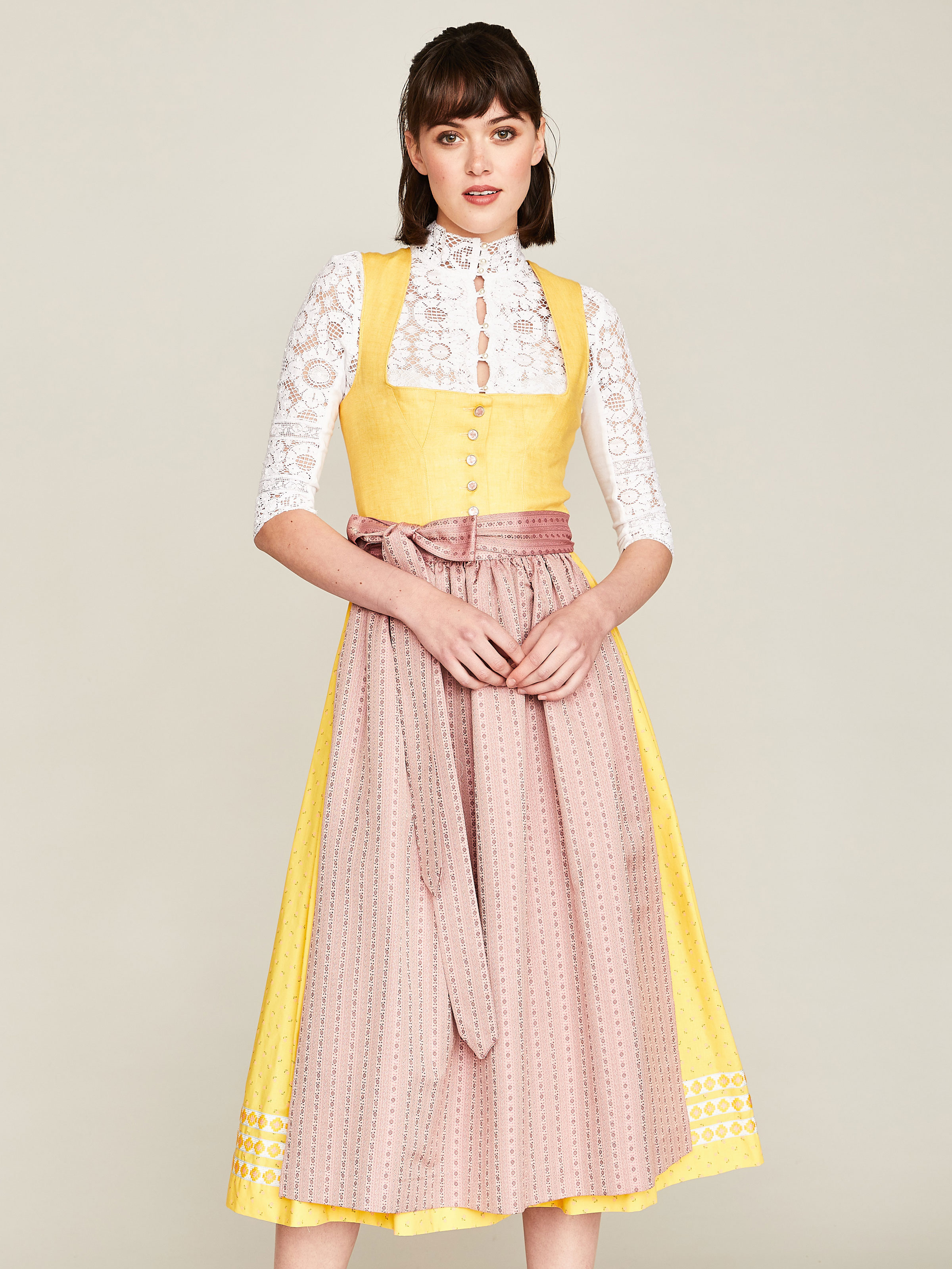 Gelbes Dirndl mit Leinenmieder