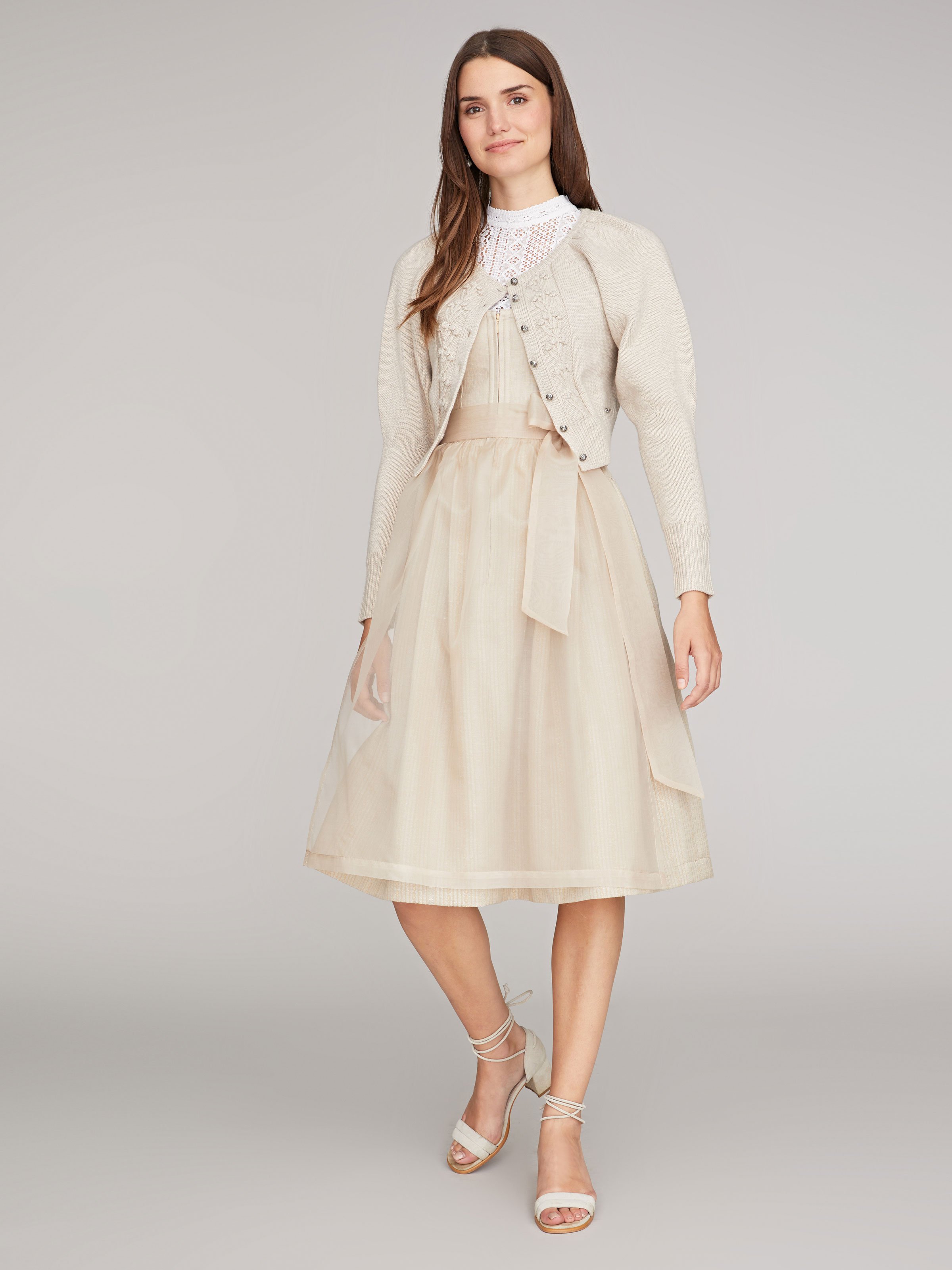 Beiges Dirndl Beiges Dirndl