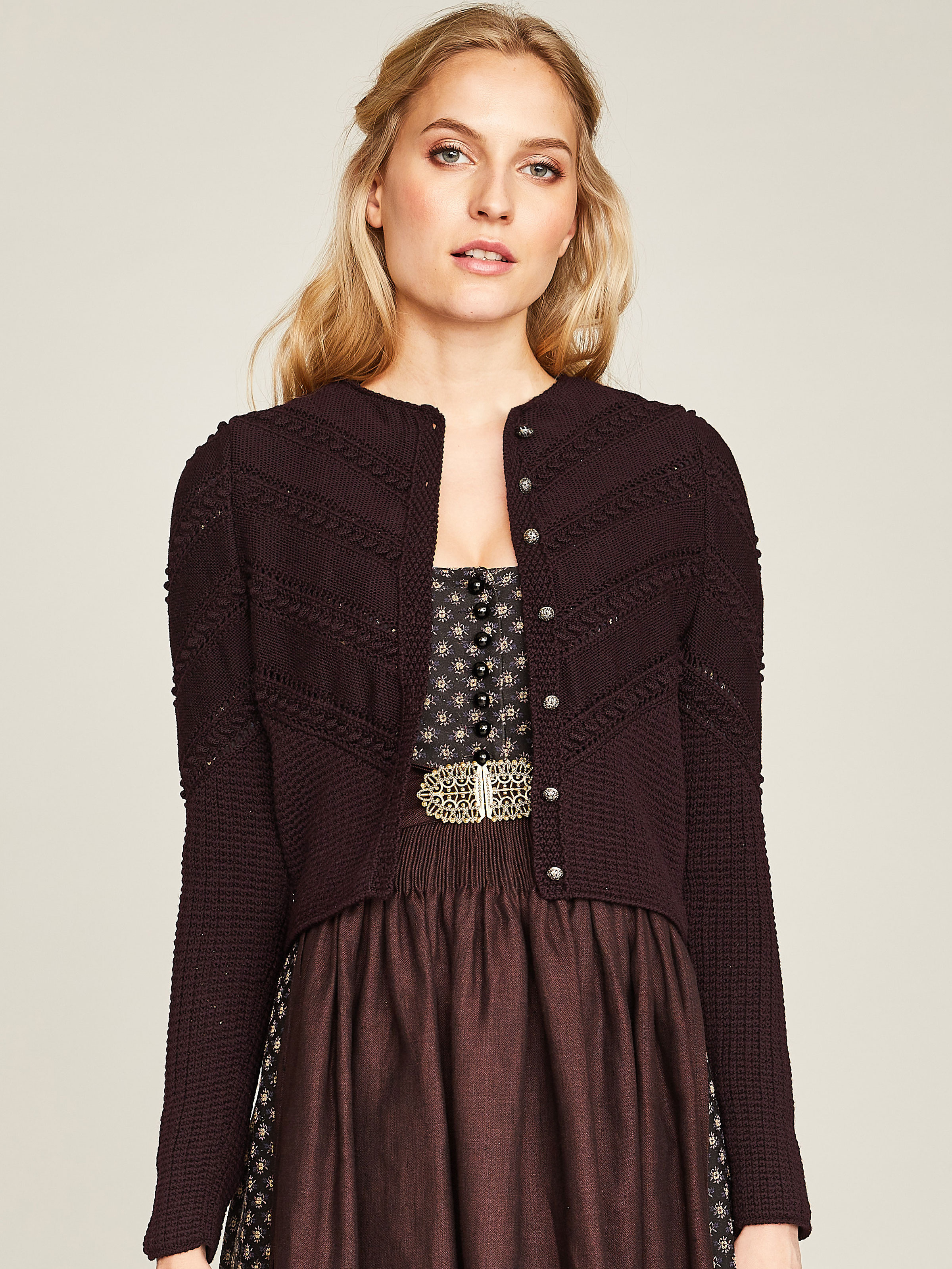 Kuschelige Strickjacke in Pflaume