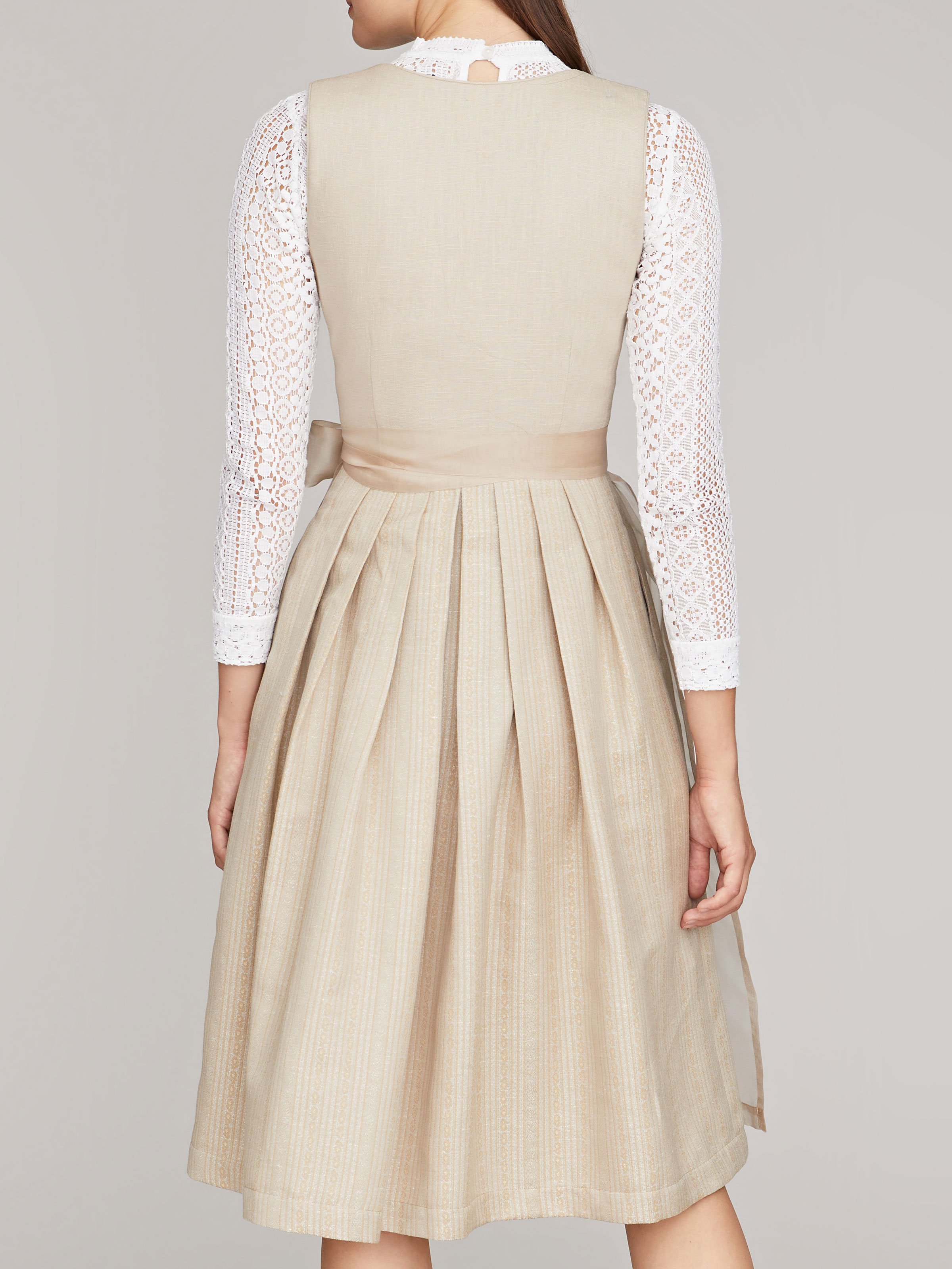 Beiges Dirndl Beiges Dirndl