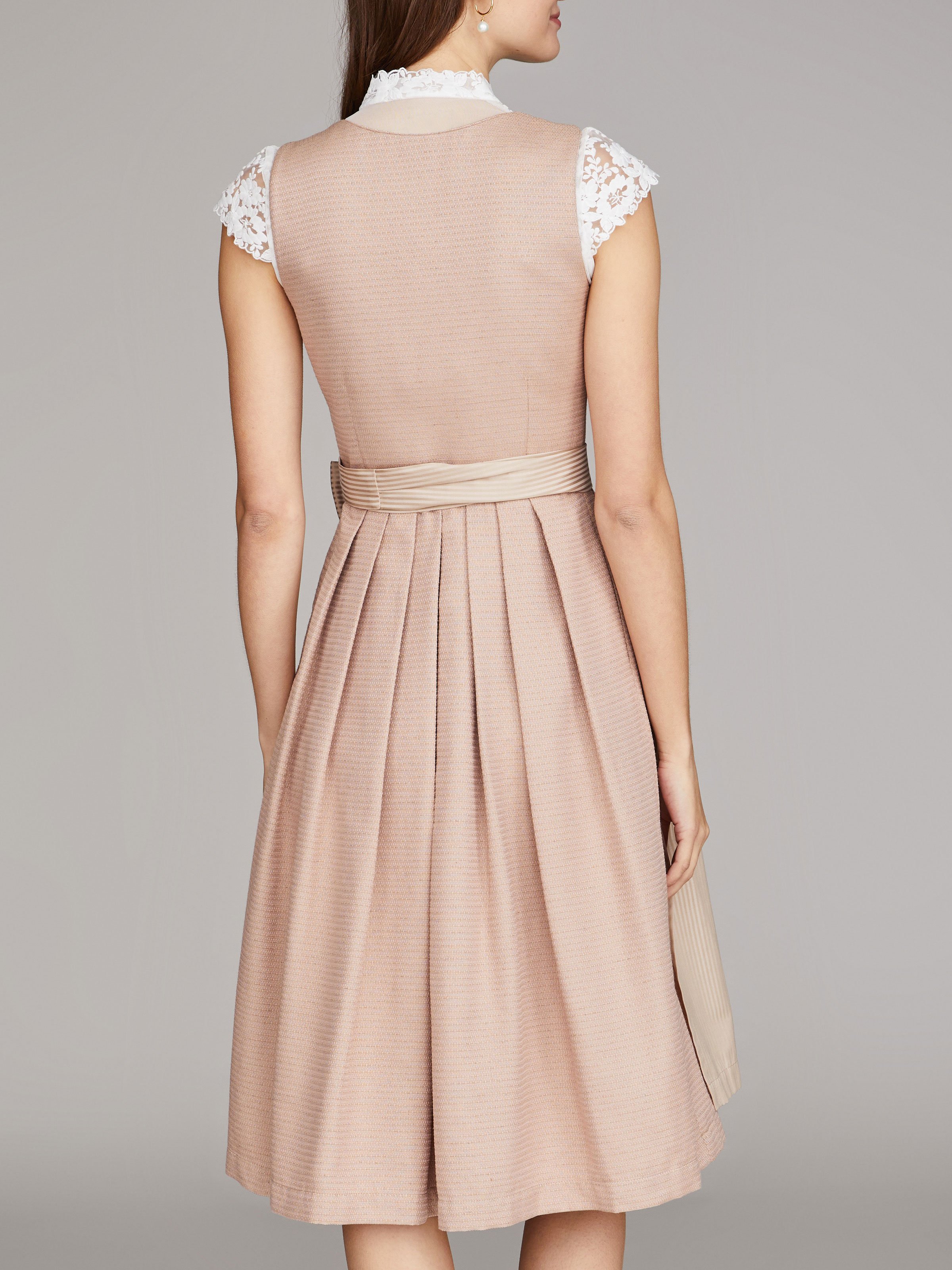 Apricot-rosafarbenes Dirndl Apricot-rosafarbenes Dirndl