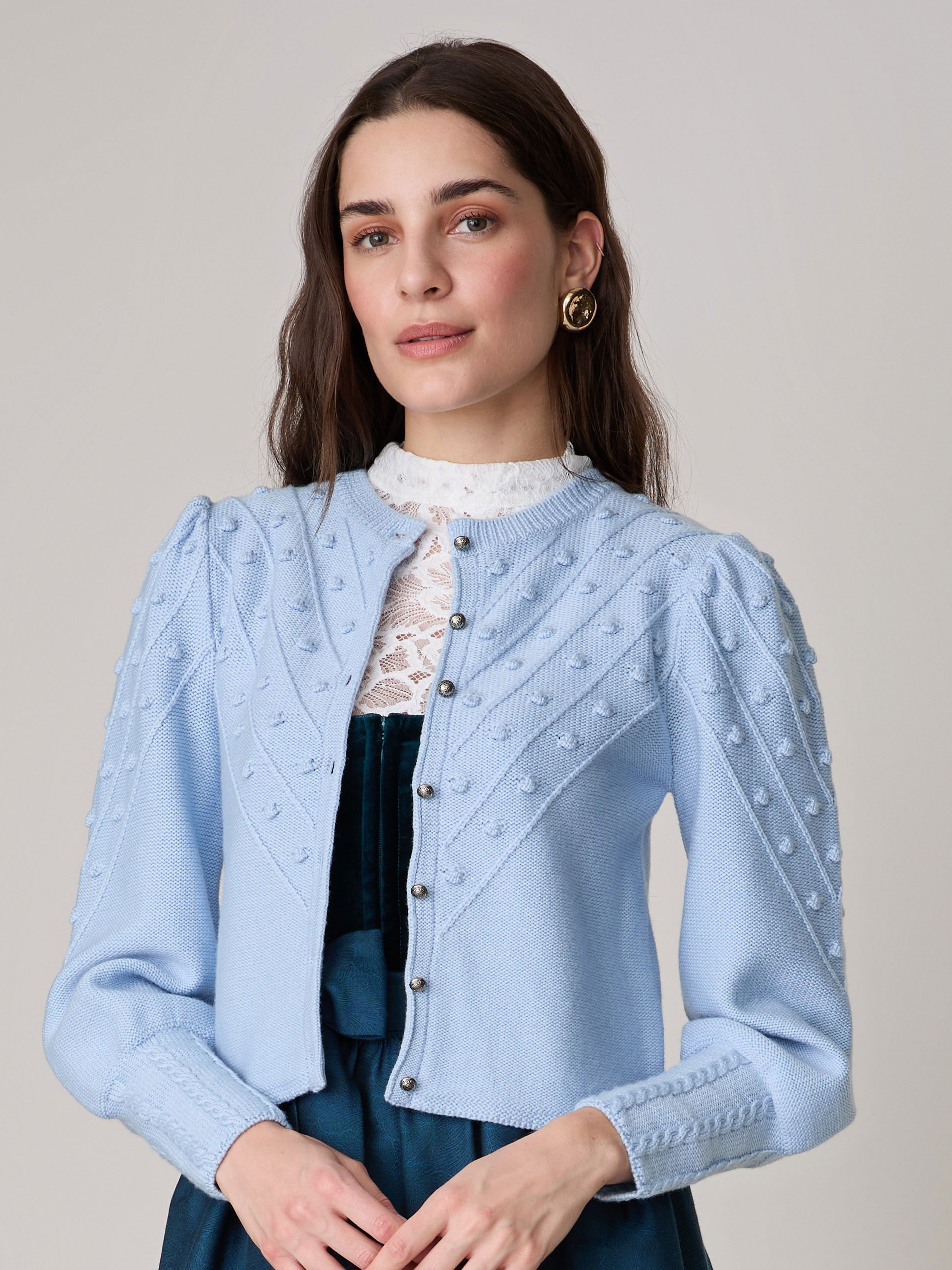 Strickjacke in Hellblau