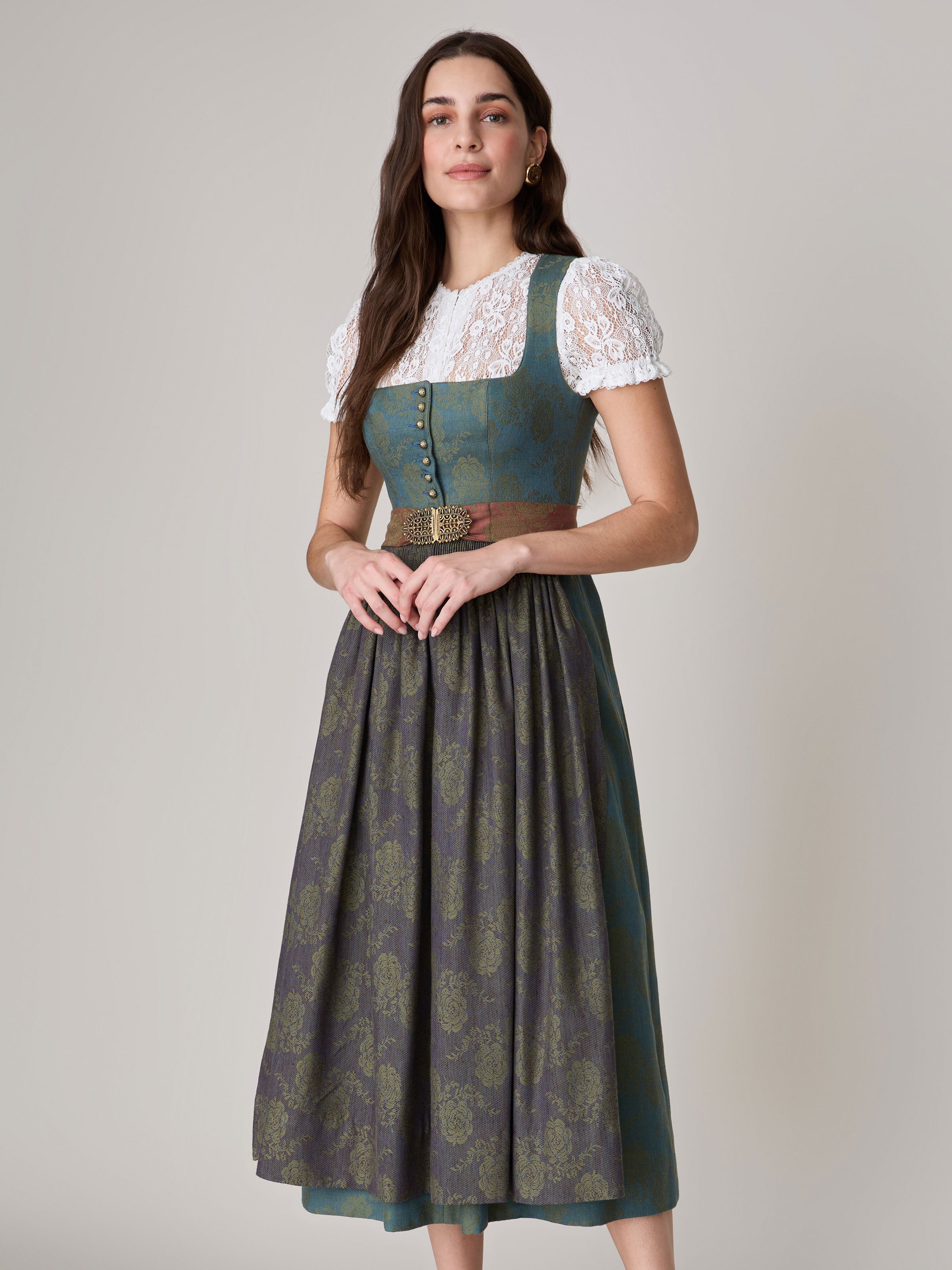Aquablaues Dirndl mit floralem Muster