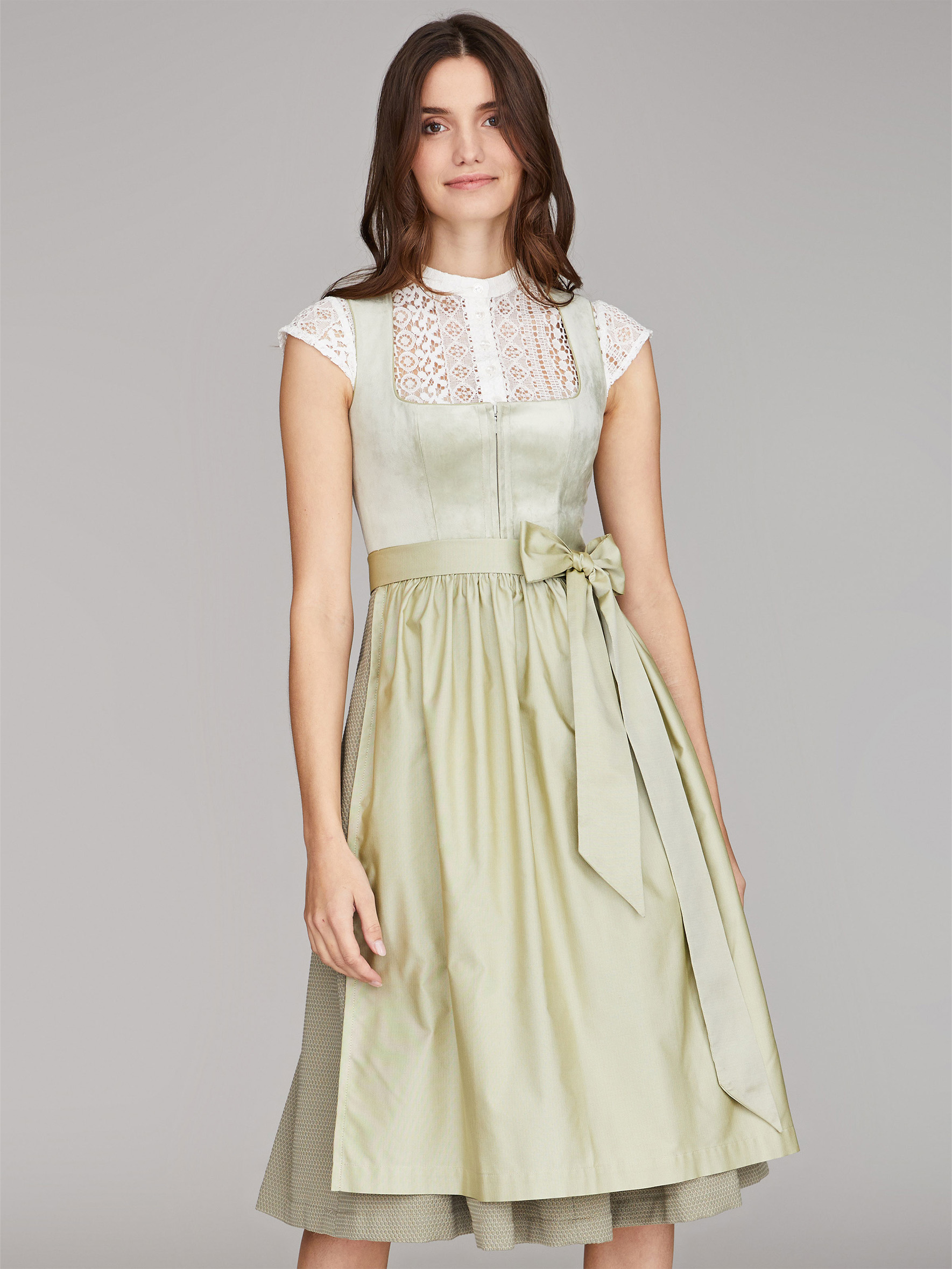 Salbeigrünes Samtdirndl