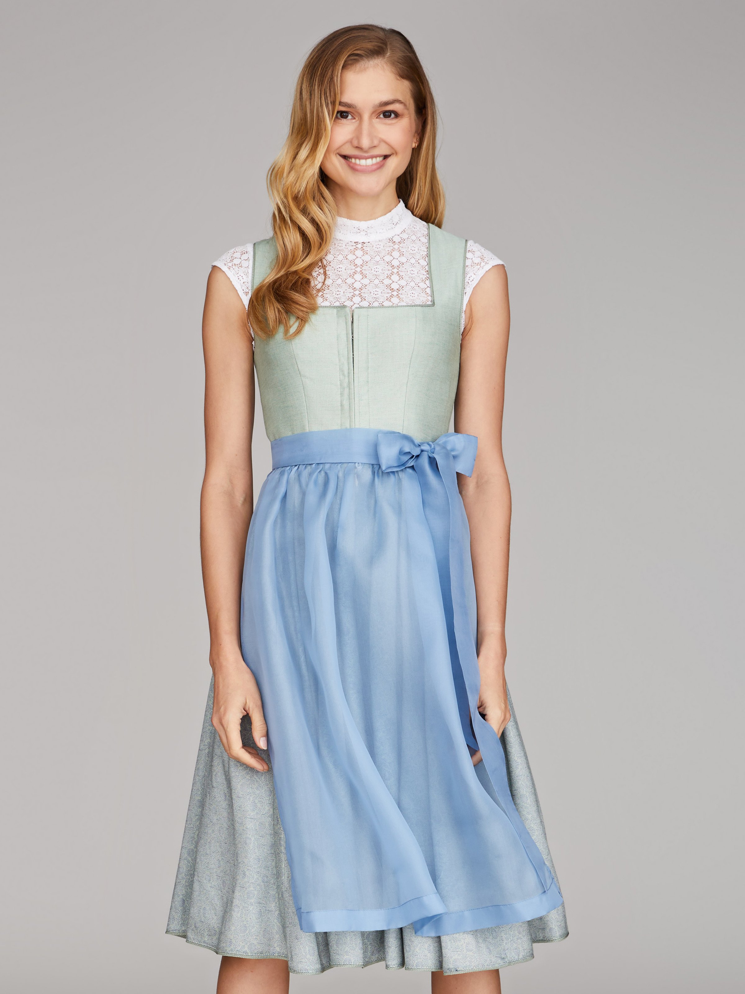 Salbei-farbenes Dirndl mit Leinen Mieder