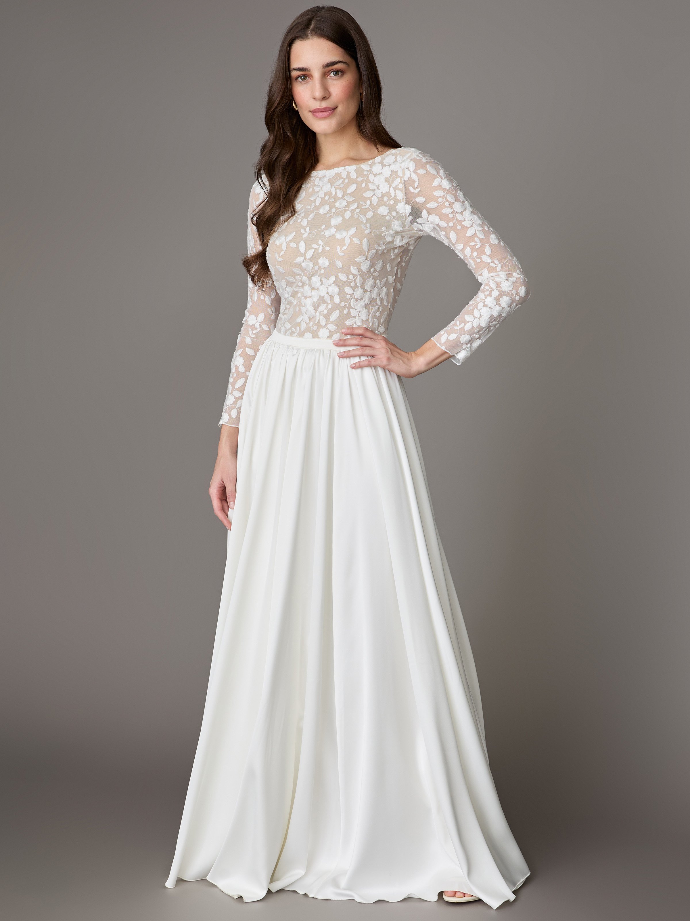 Langes Brautkleid mit Rückenausschnitt