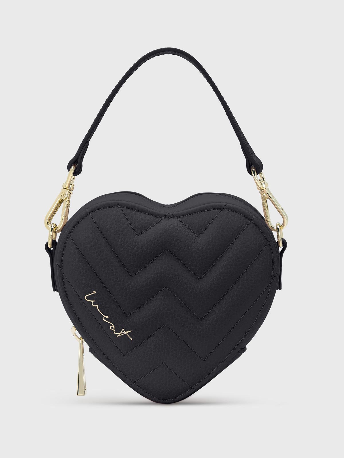 Schwarze Tasche in Herzform