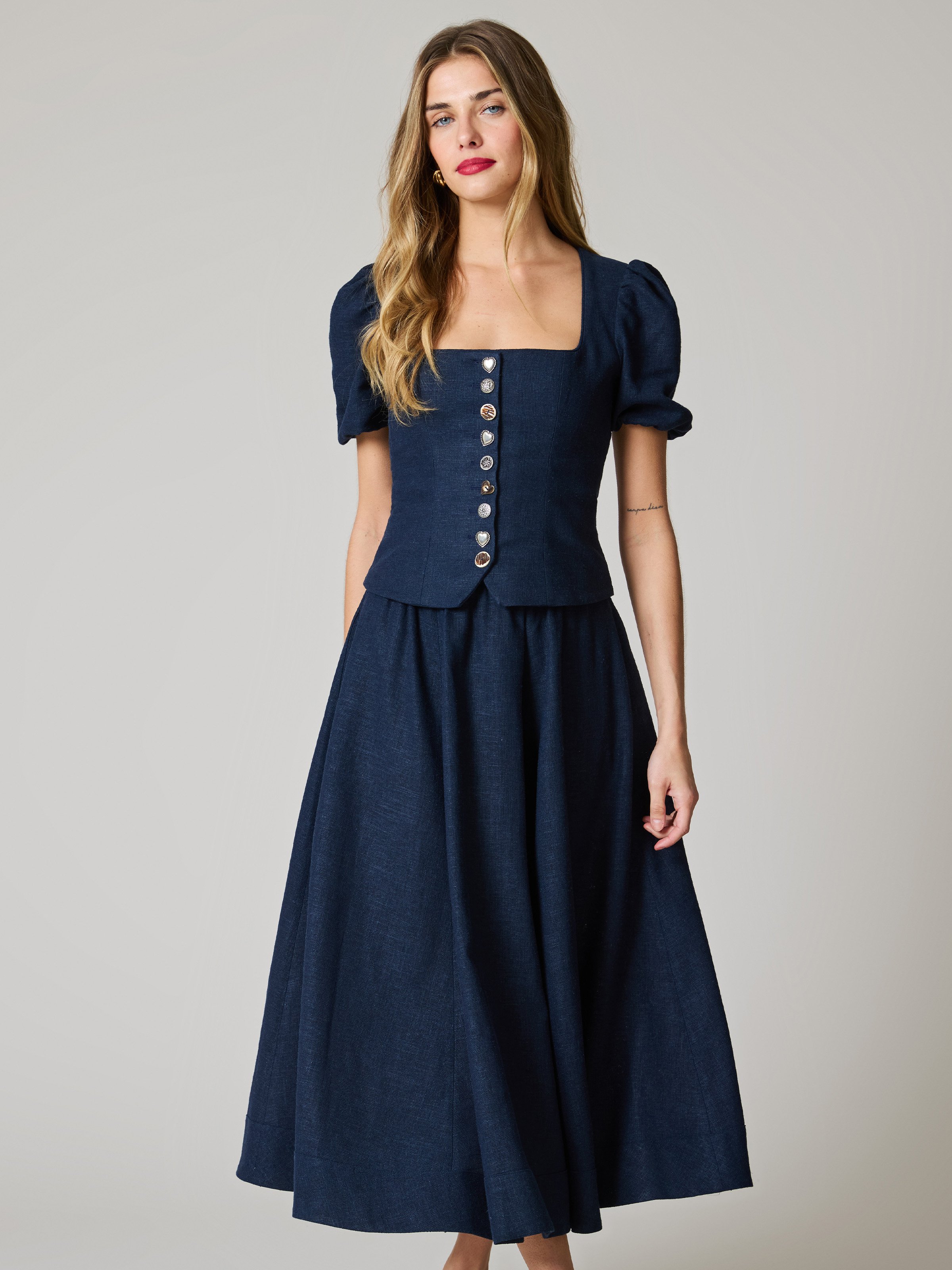 Zweiteiler in Dunkelblau mit Mix and Match Knopfleiste