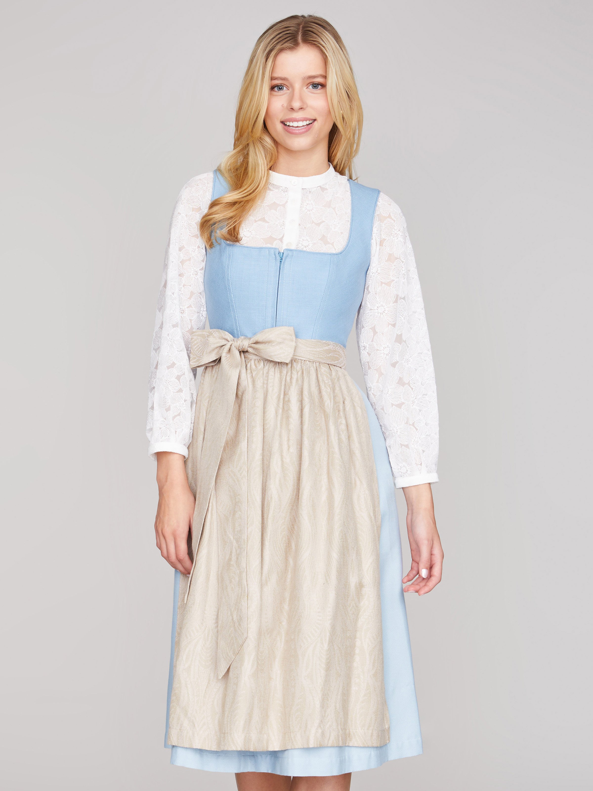 Himmelblaues Balkonett-Dirndl