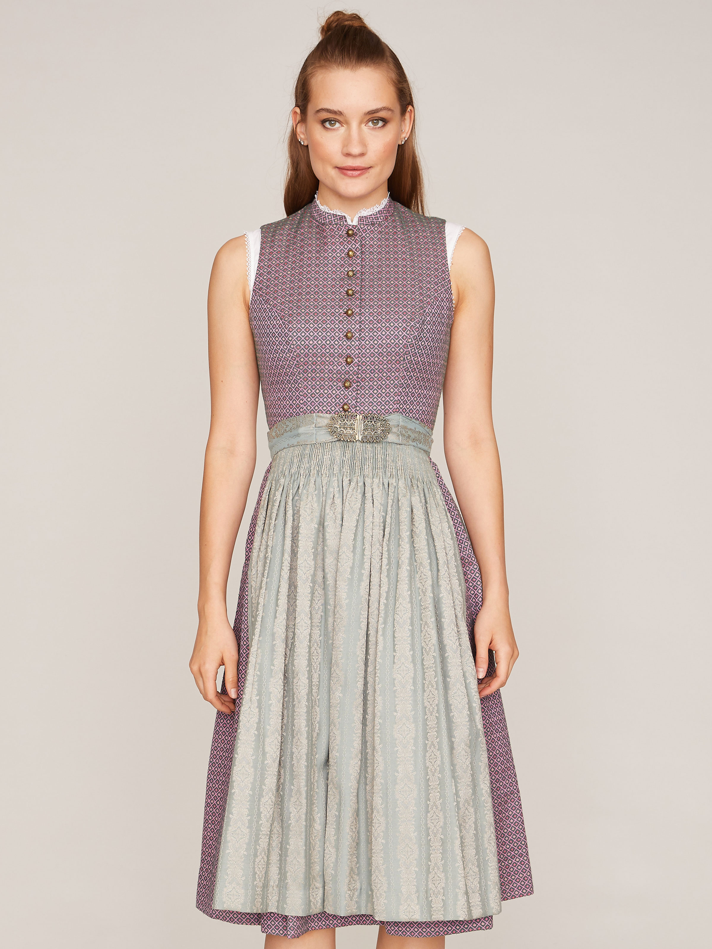 Hochgeschlossenes Dirndl in Rosagrün