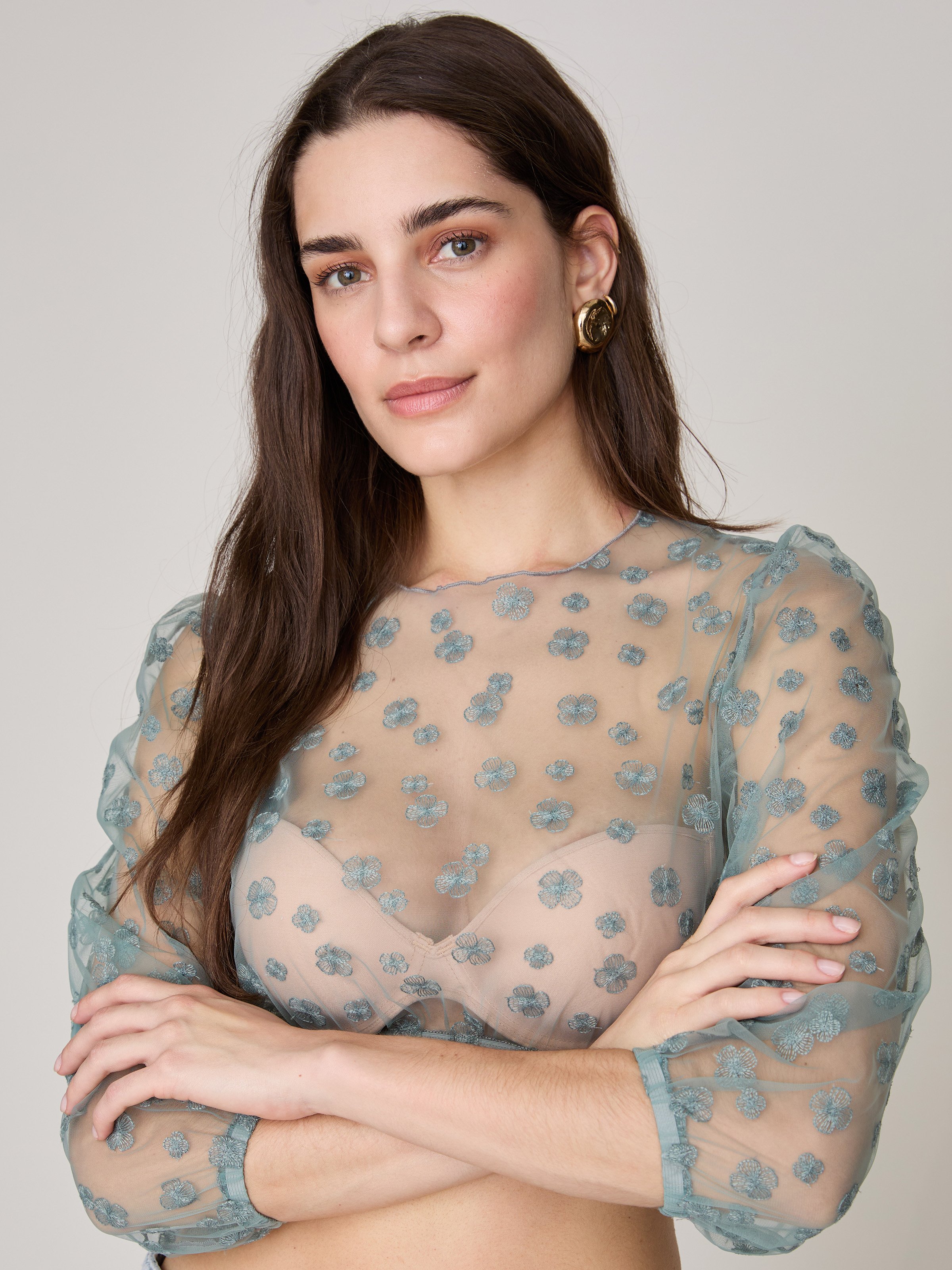 Dirndlbluse in Salbei mit Blumenmuster