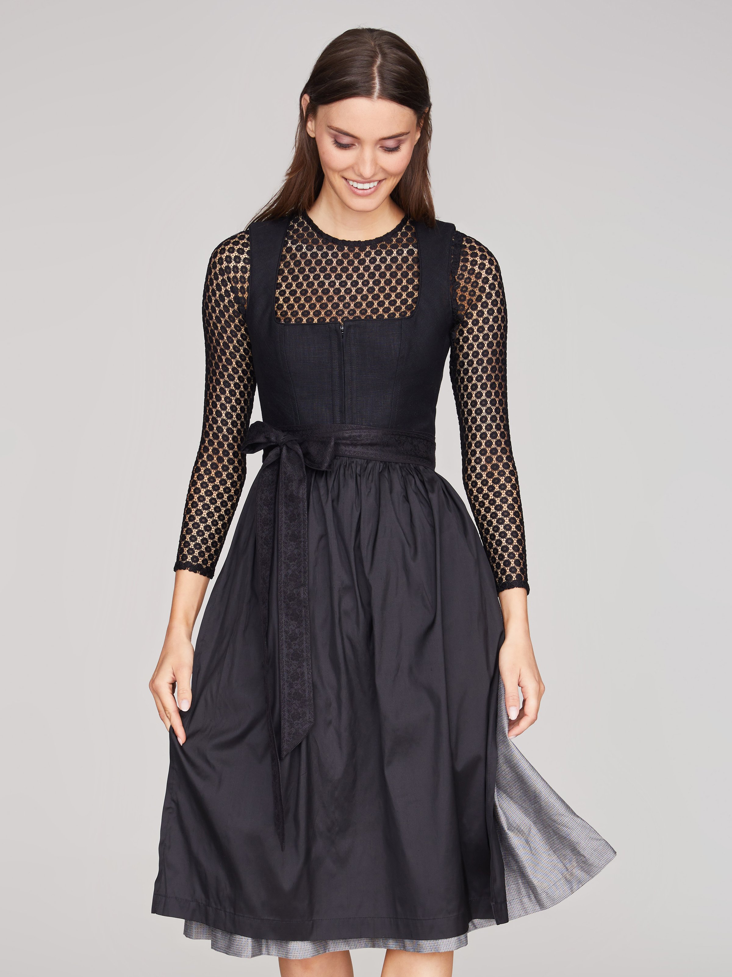 Schwarzes Dirndl mit Leinen-Mieder Schwarzes Dirndl mit Leinen-Mieder