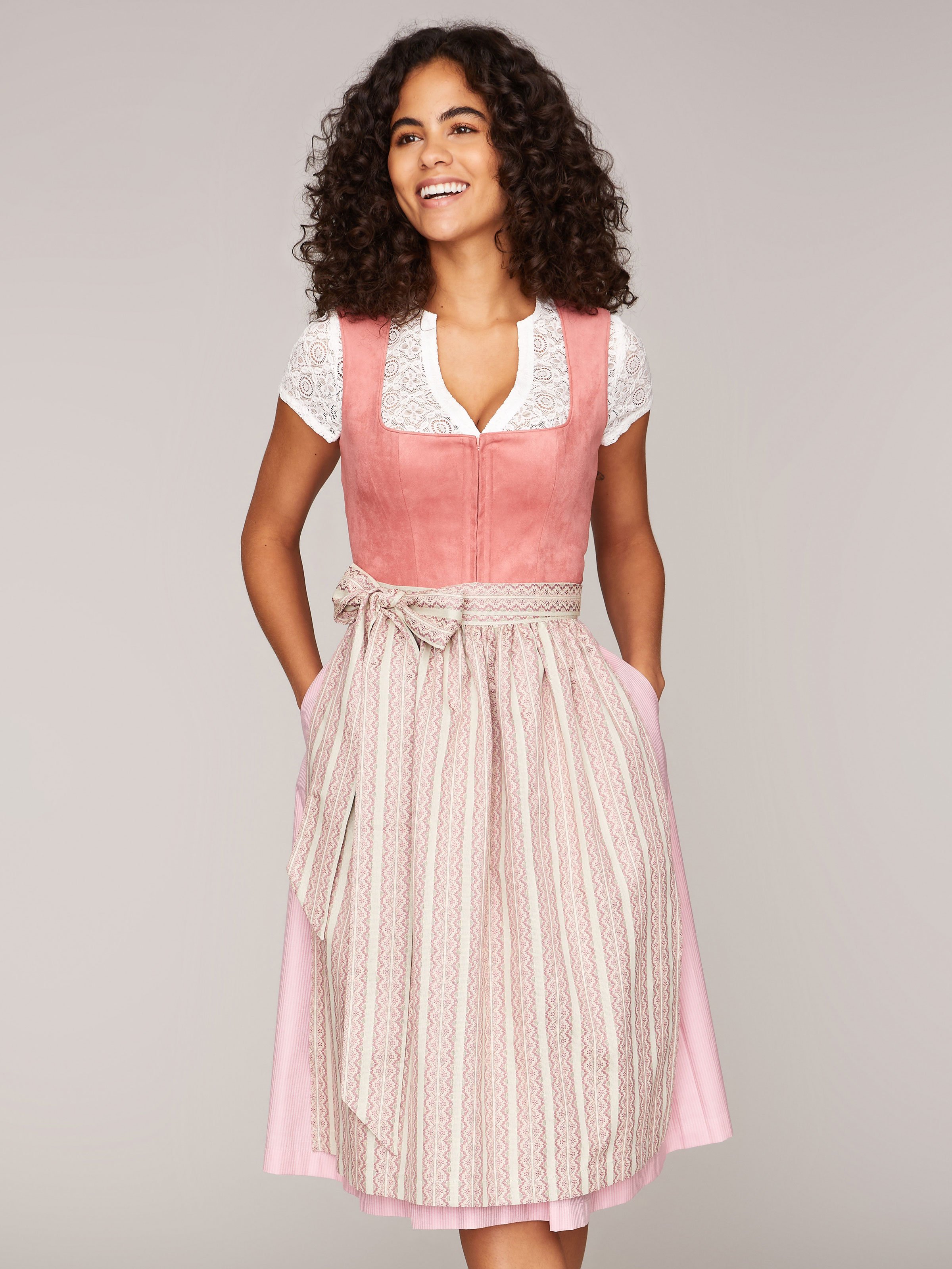 Korallfarbenes Dirndl 