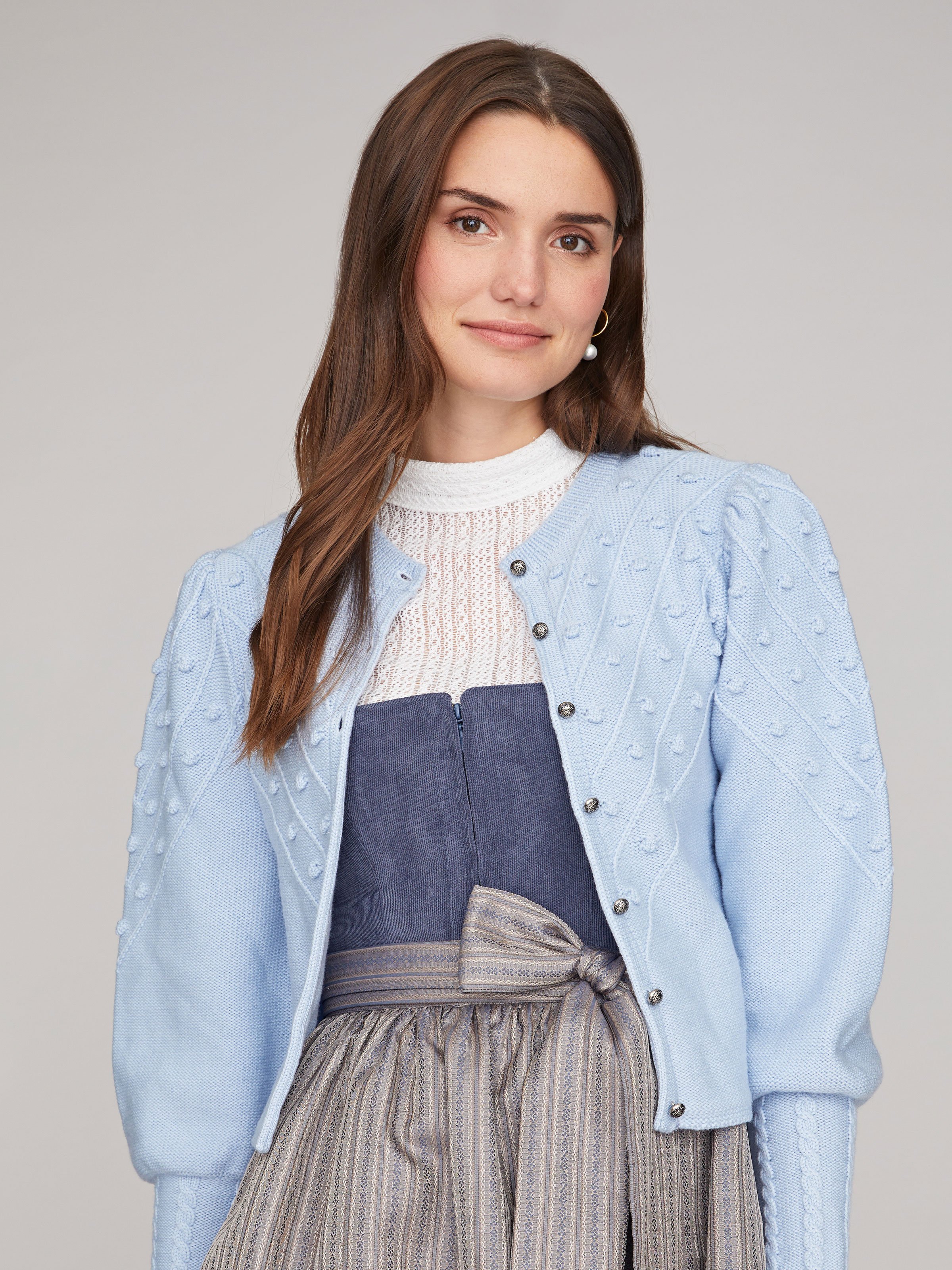 Strickjacke in Hellblau