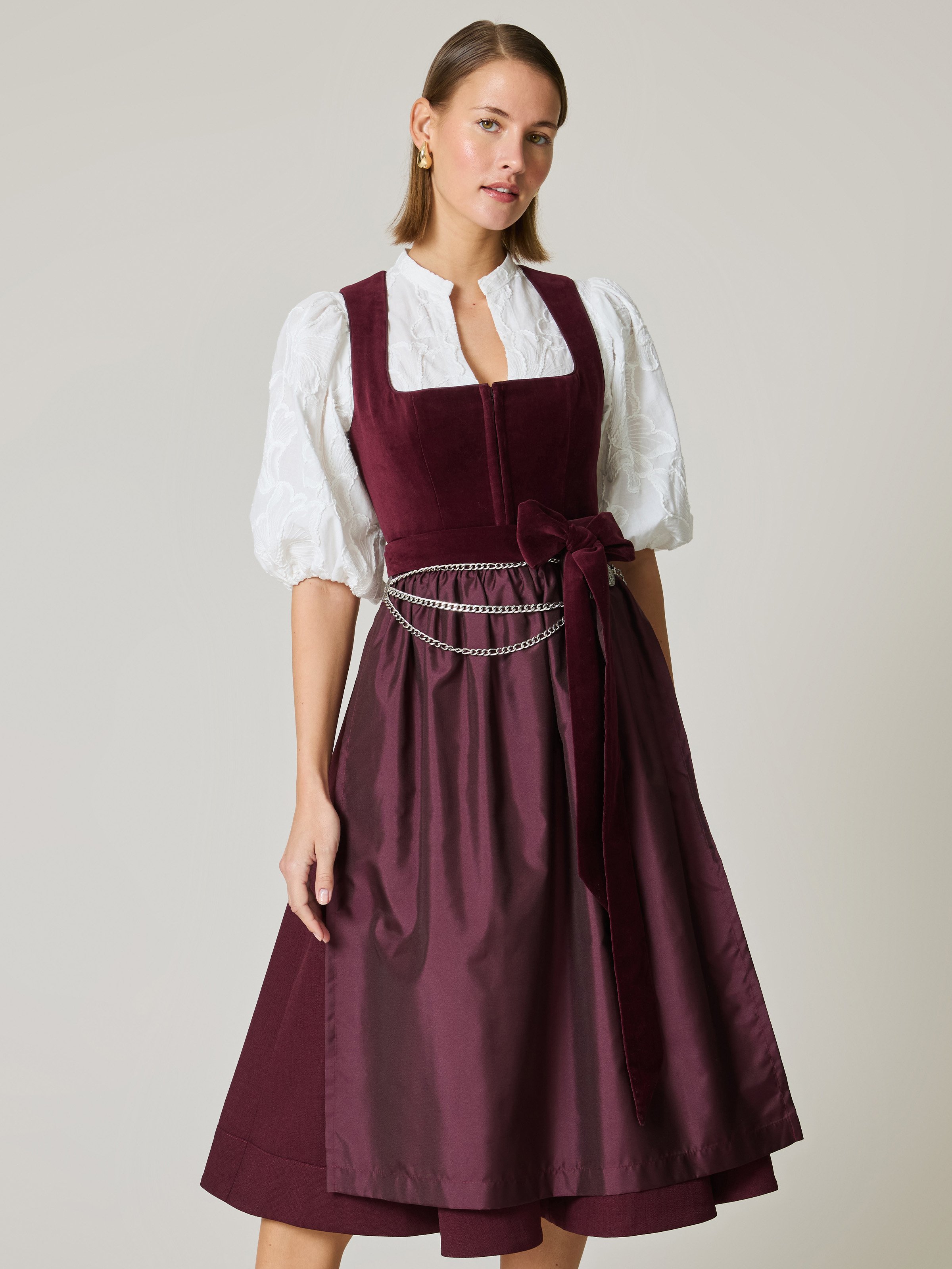 Dirndl in Burgundy mit Samtmieder