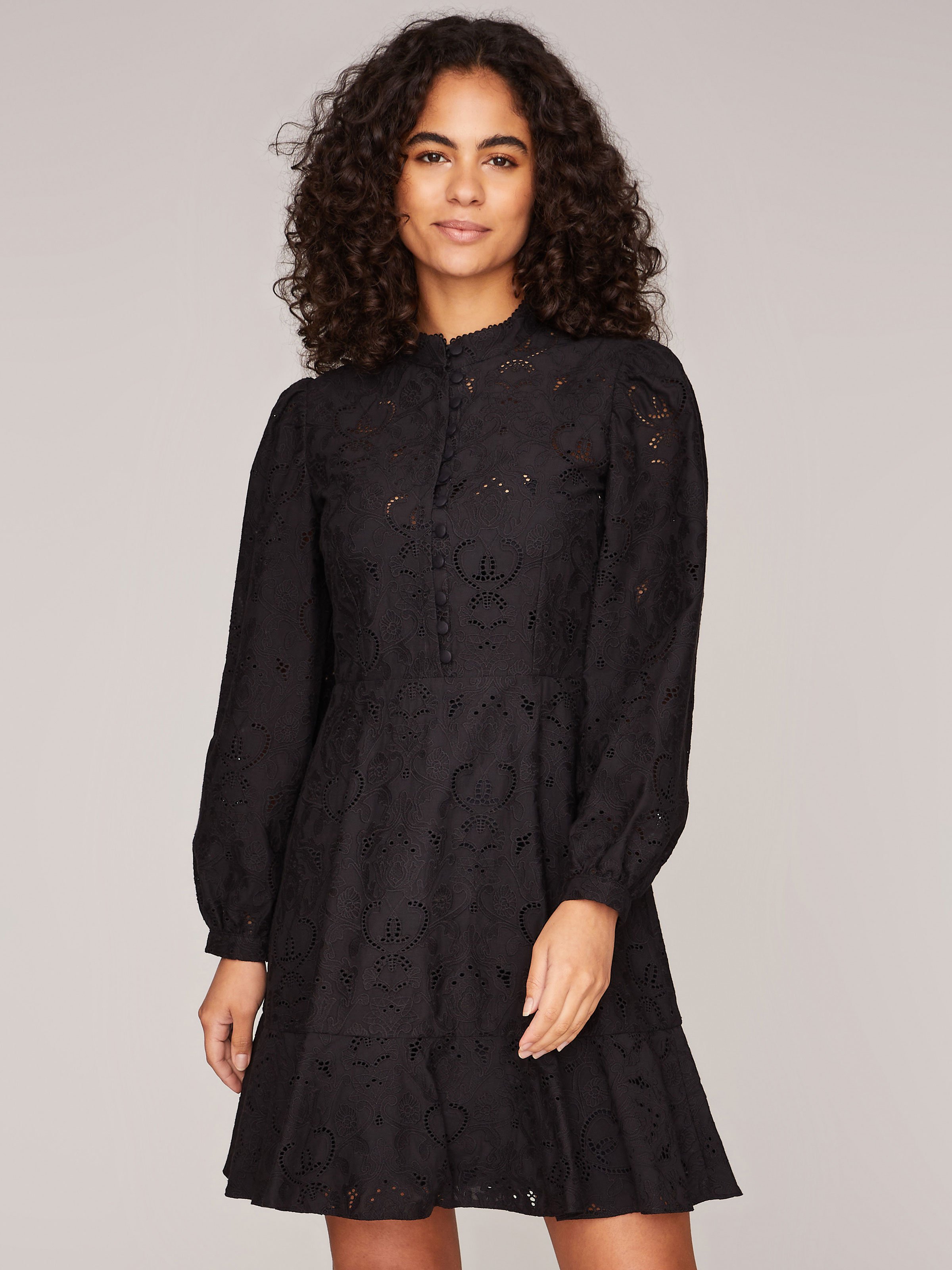 Lochspitze Kleid