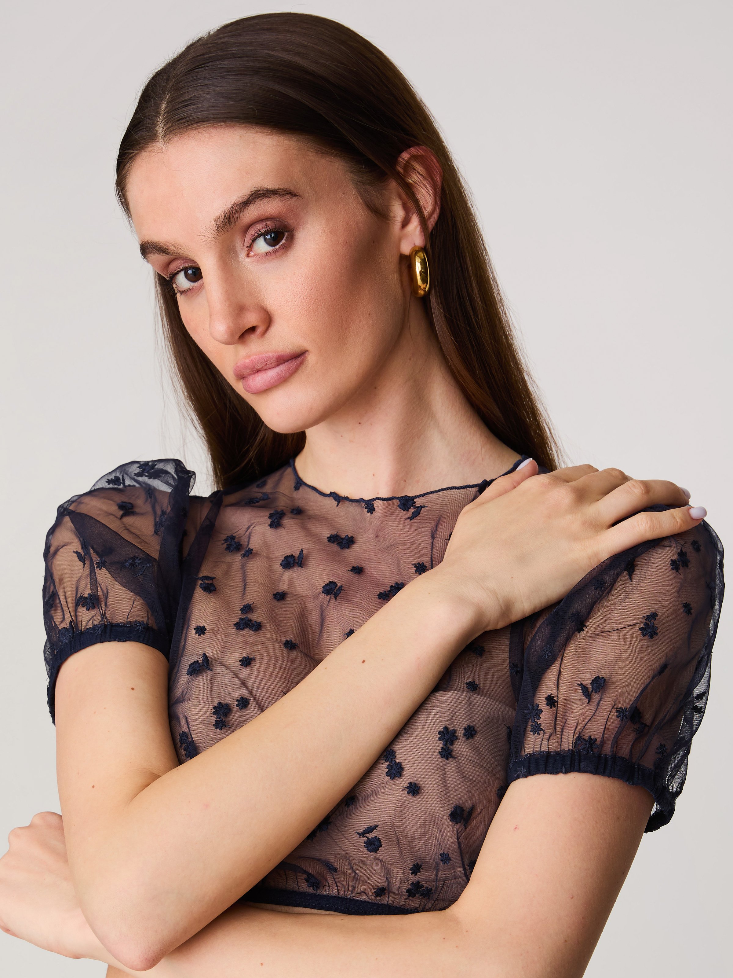 Dirndlbluse in Dunkelblau mit Puffärmel