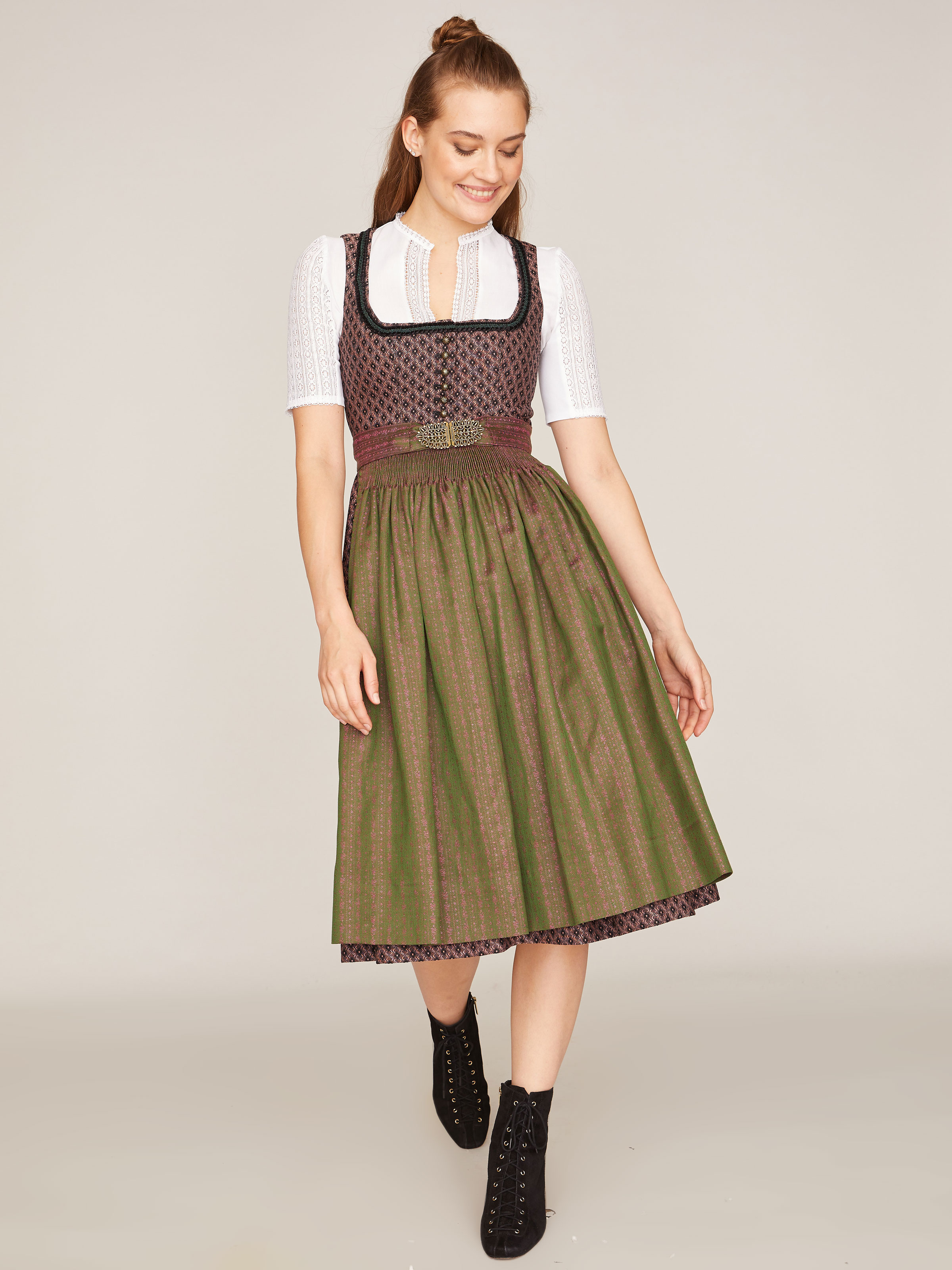 Stretch-Dirndl mit Blumen-Rautenmuster in rosa und schwarz