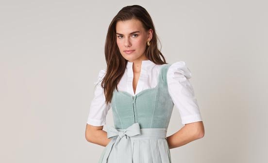 Dirndl mit Samt Mieder in Salbeigrün  Dirndl mit Samt Mieder in Salbeigrün