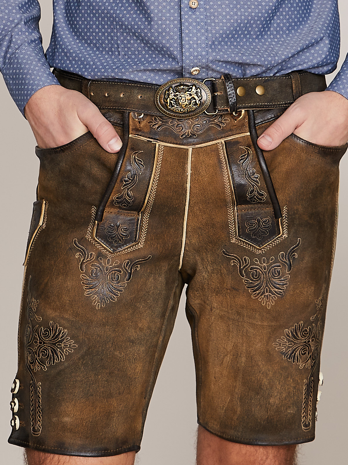 Kurze braune Ziegenlederhose