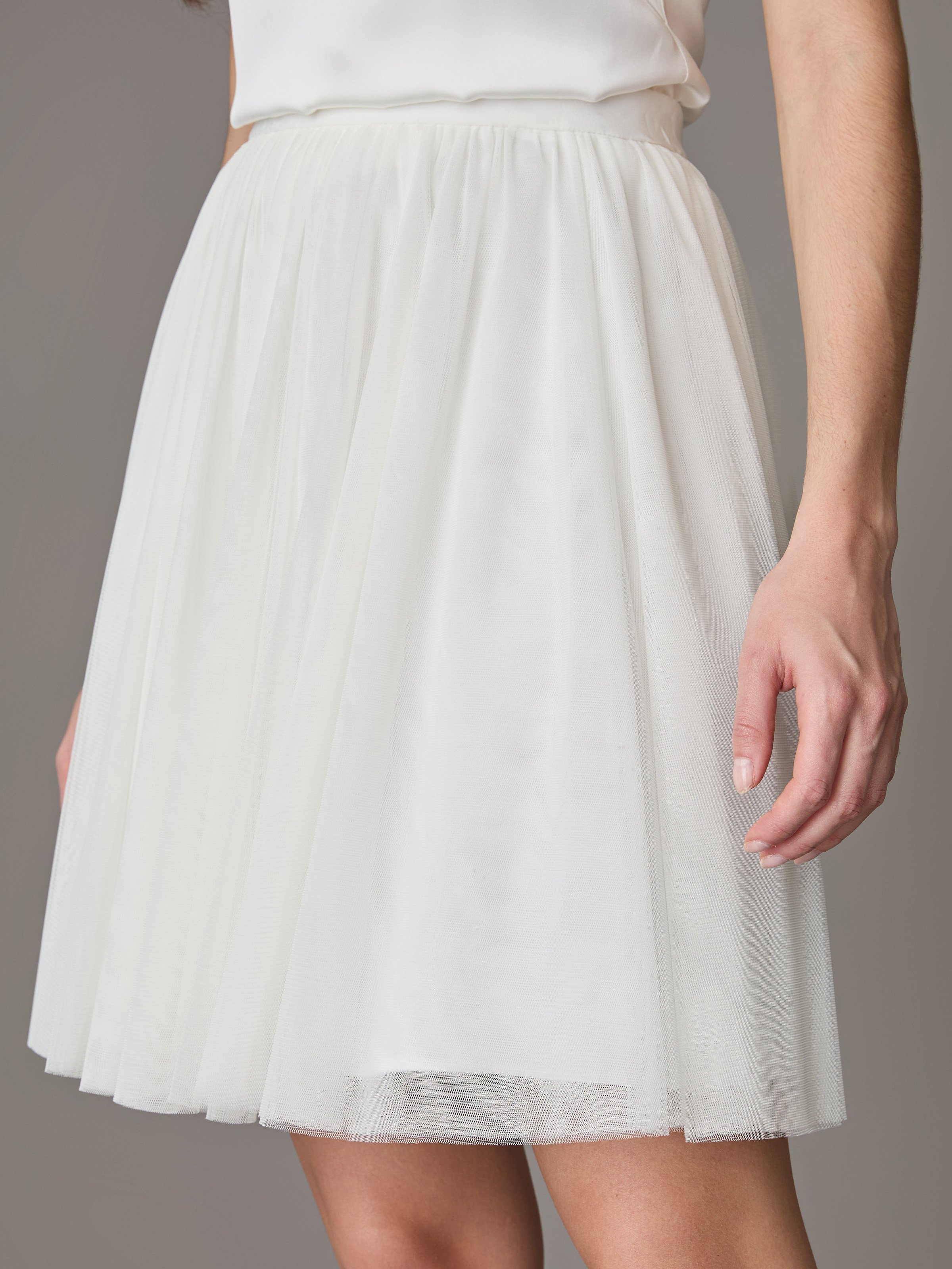 Braut-Rock June mini Kurzer Braut-Rock aus Tüll in Crémeweiß vom Designer Label LIMBERRY BRIDAL STUDIO