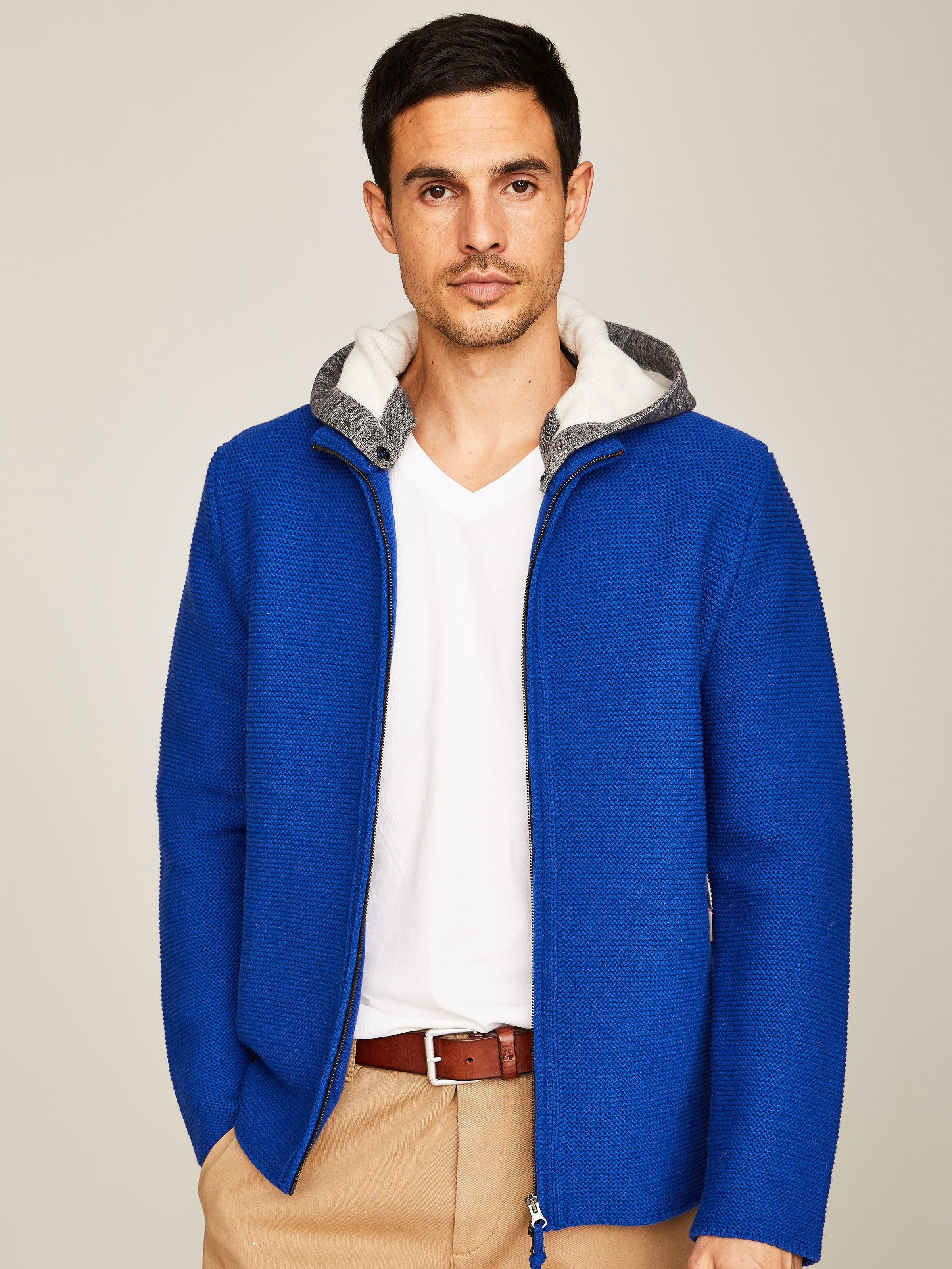 Royalblaue Strickjacke mit abnehmbarer Kapuze
