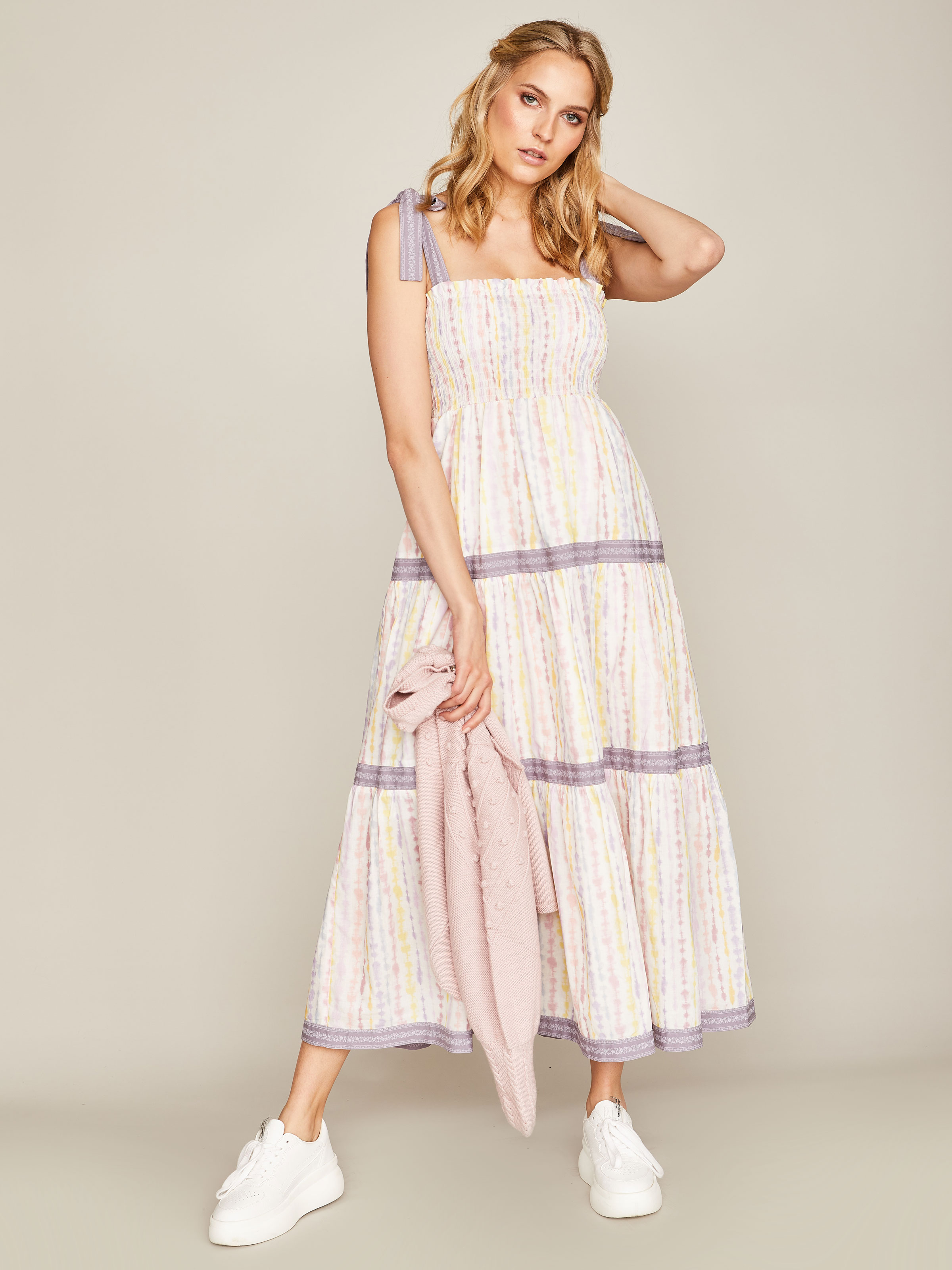 Trägerkleid mit Batik-Muster