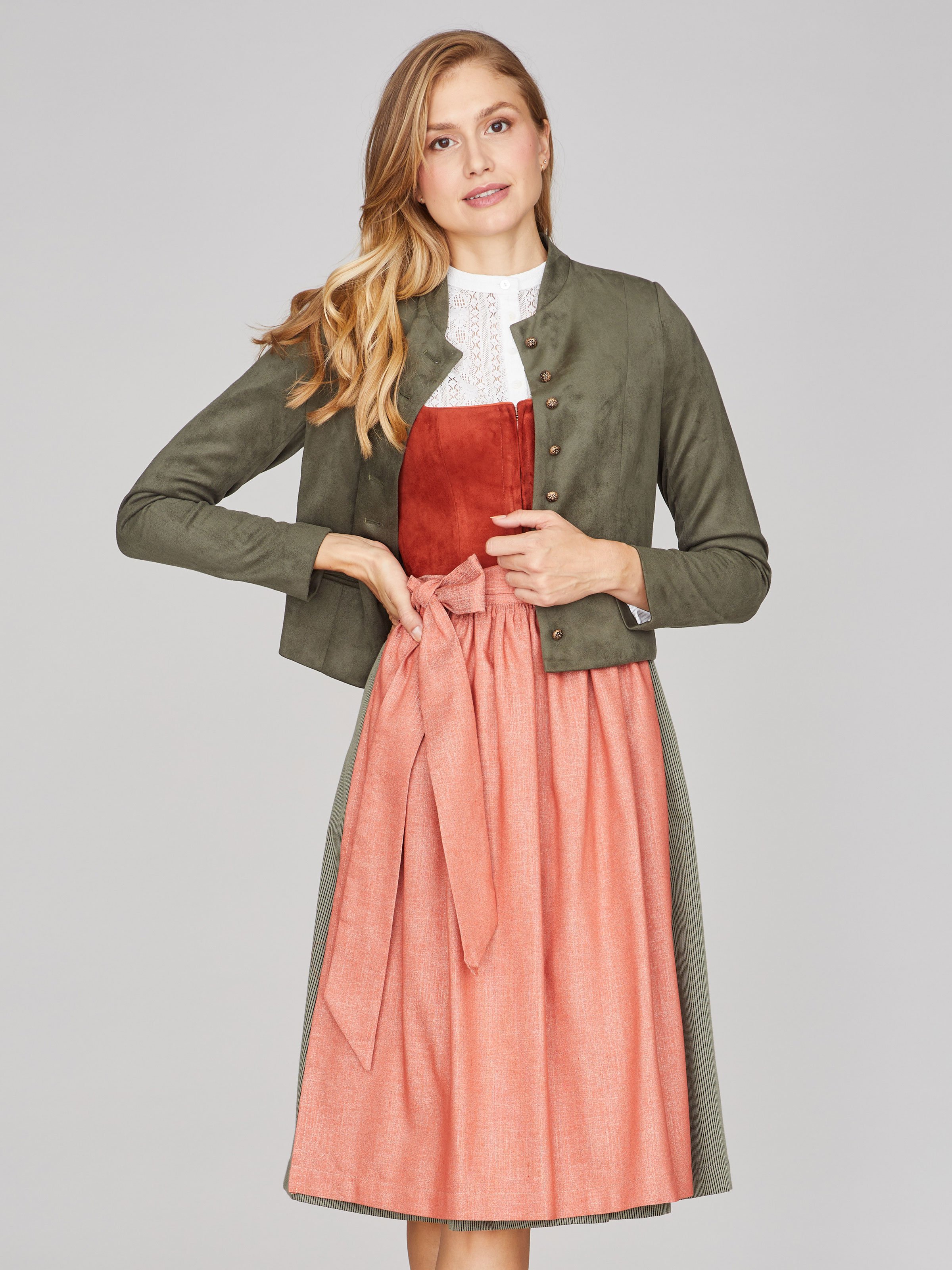 Rostrotes Dirndl mit Velours-Mieder Rostrotes Dirndl mit Velours-Mieder
