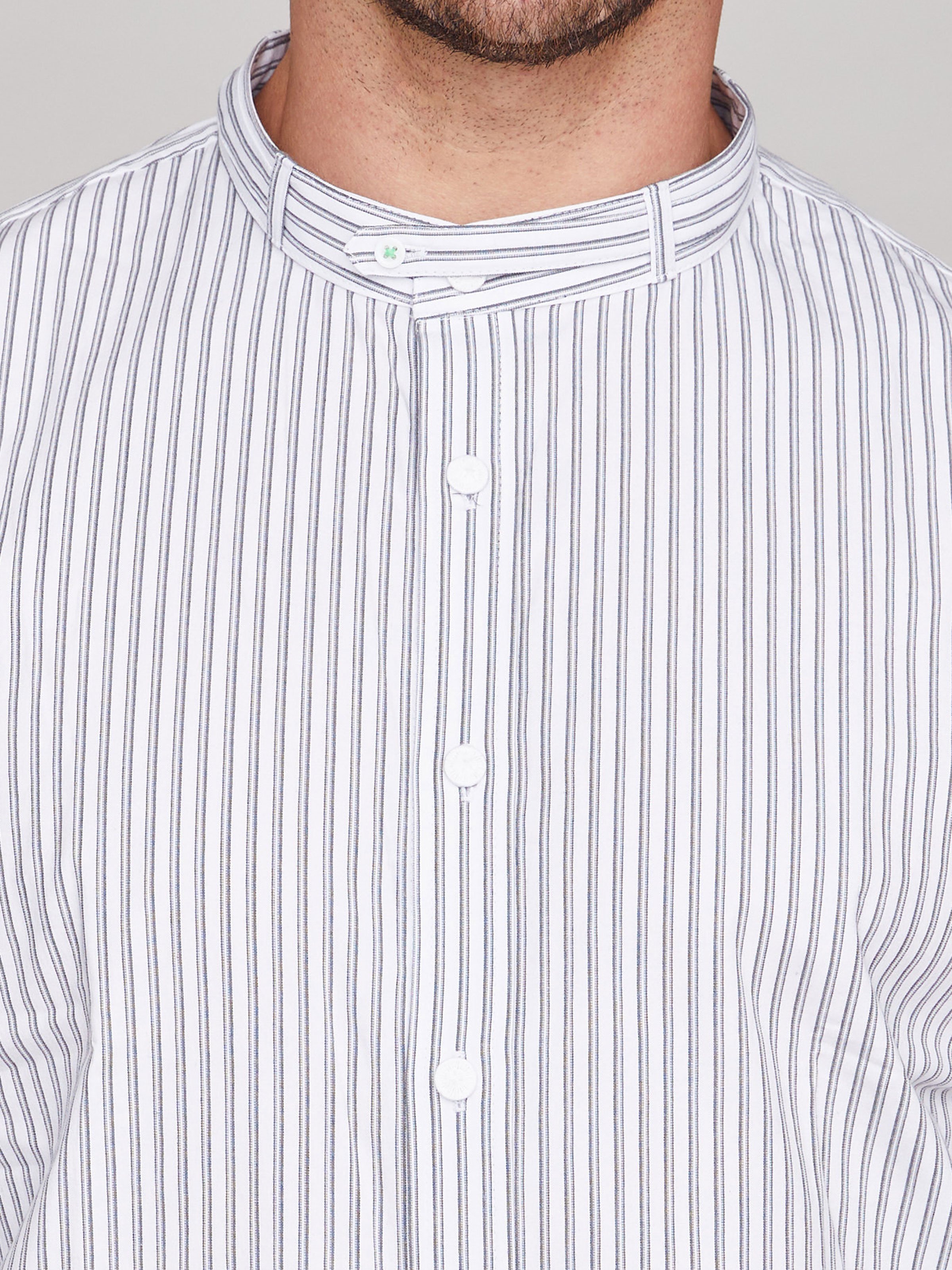 Weißes Trachtenhemd mit grauen Streifen