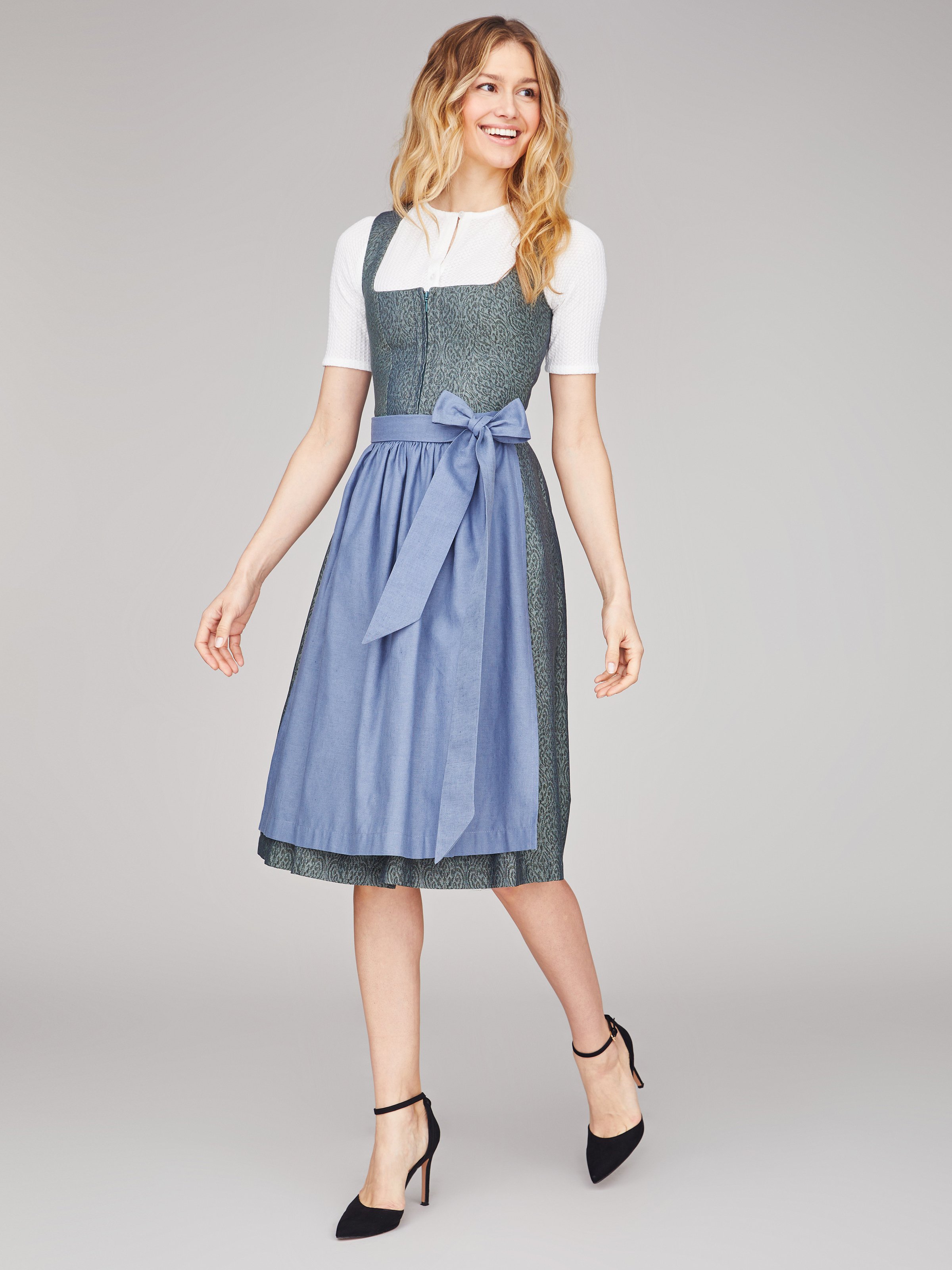 Dunkelgrün schimmerndes Dirndl Dunkelgrün schimmerndes Dirndl