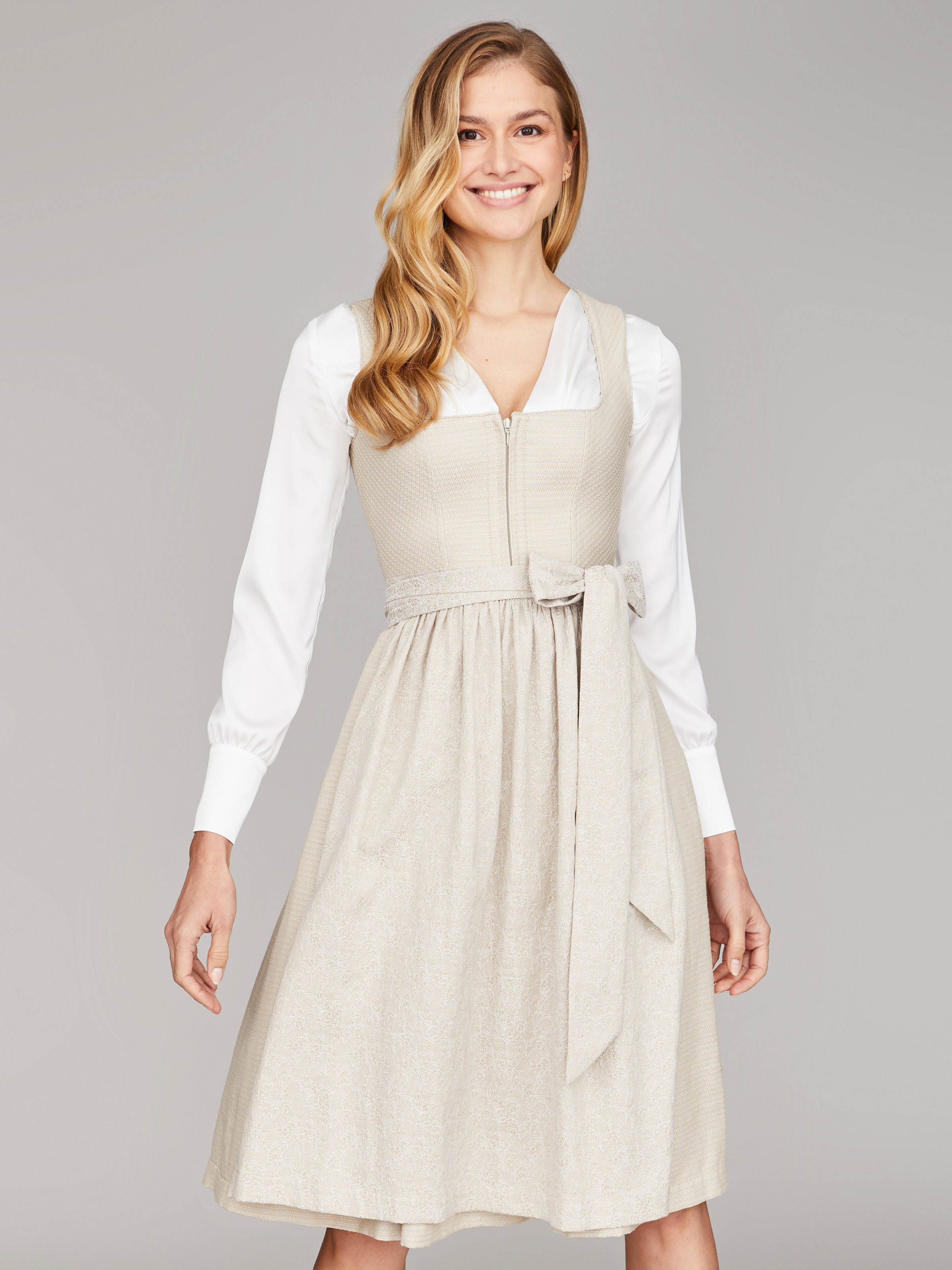 Hellbeiges Dirndl
