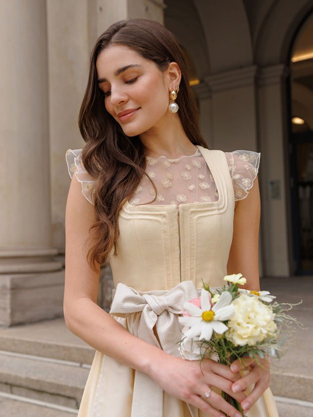 Four columns desktop image