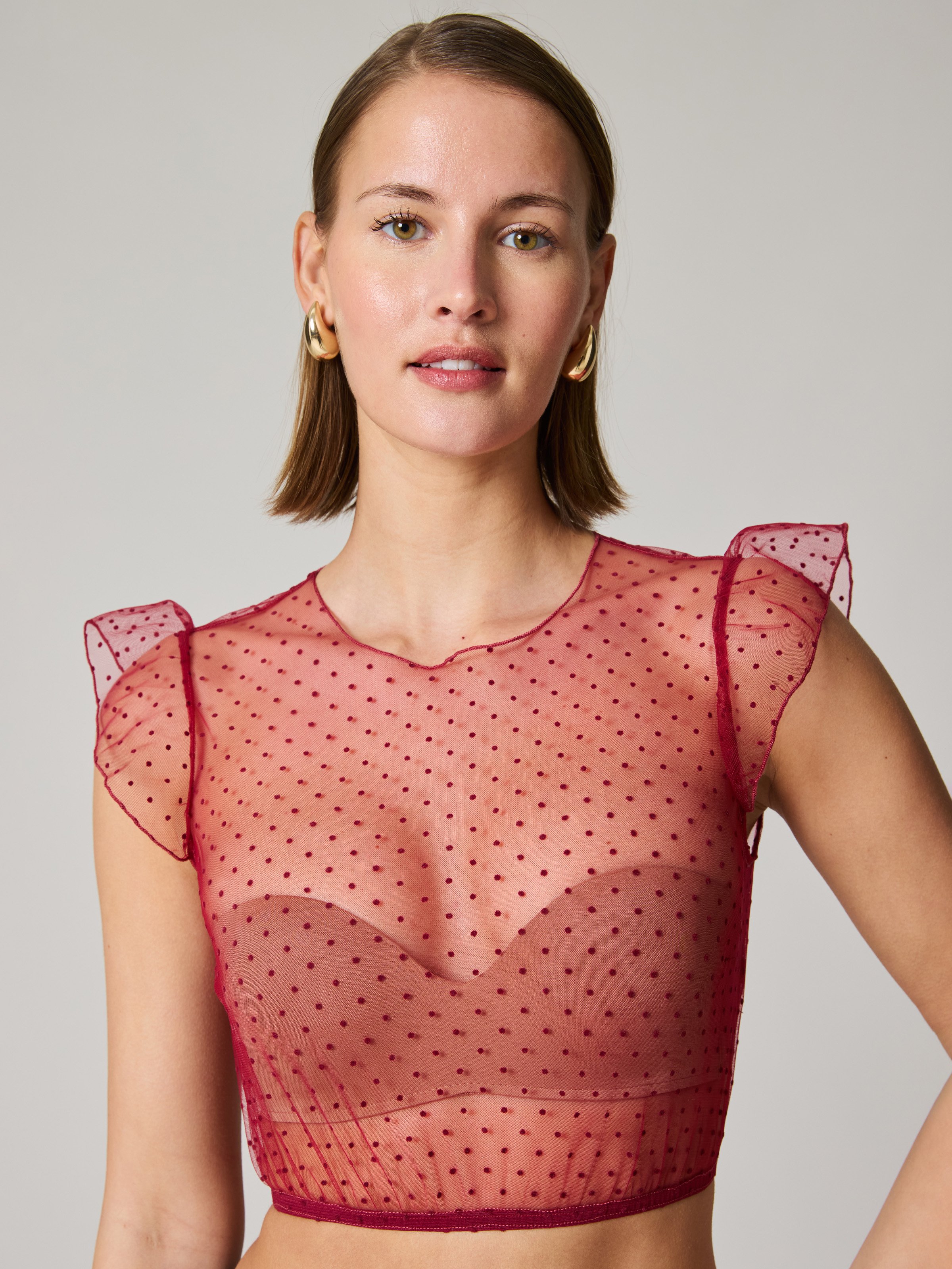 Rote Dirndlbluse mit Pünktchen