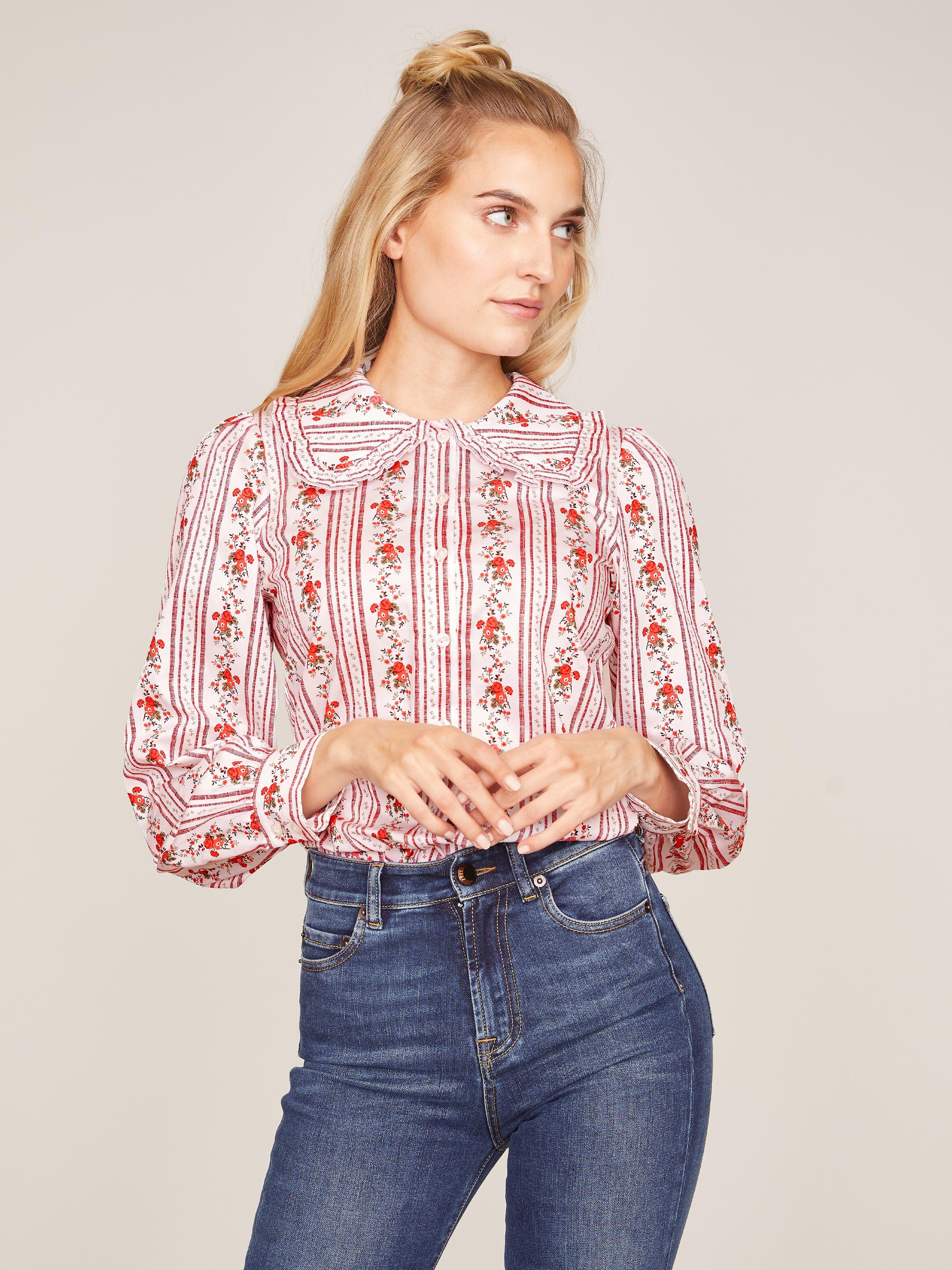 Rot-Weiße Bluse mit Blumenranken