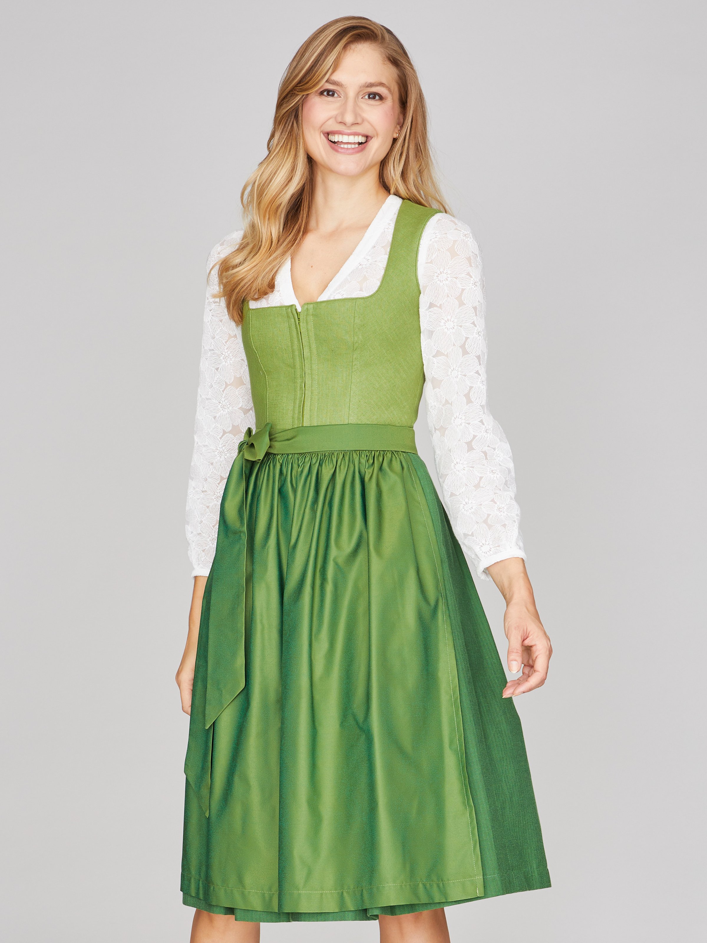 Grünes Dirndl mit Leinen-Mieder Grünes Dirndl mit Leinen-Mieder