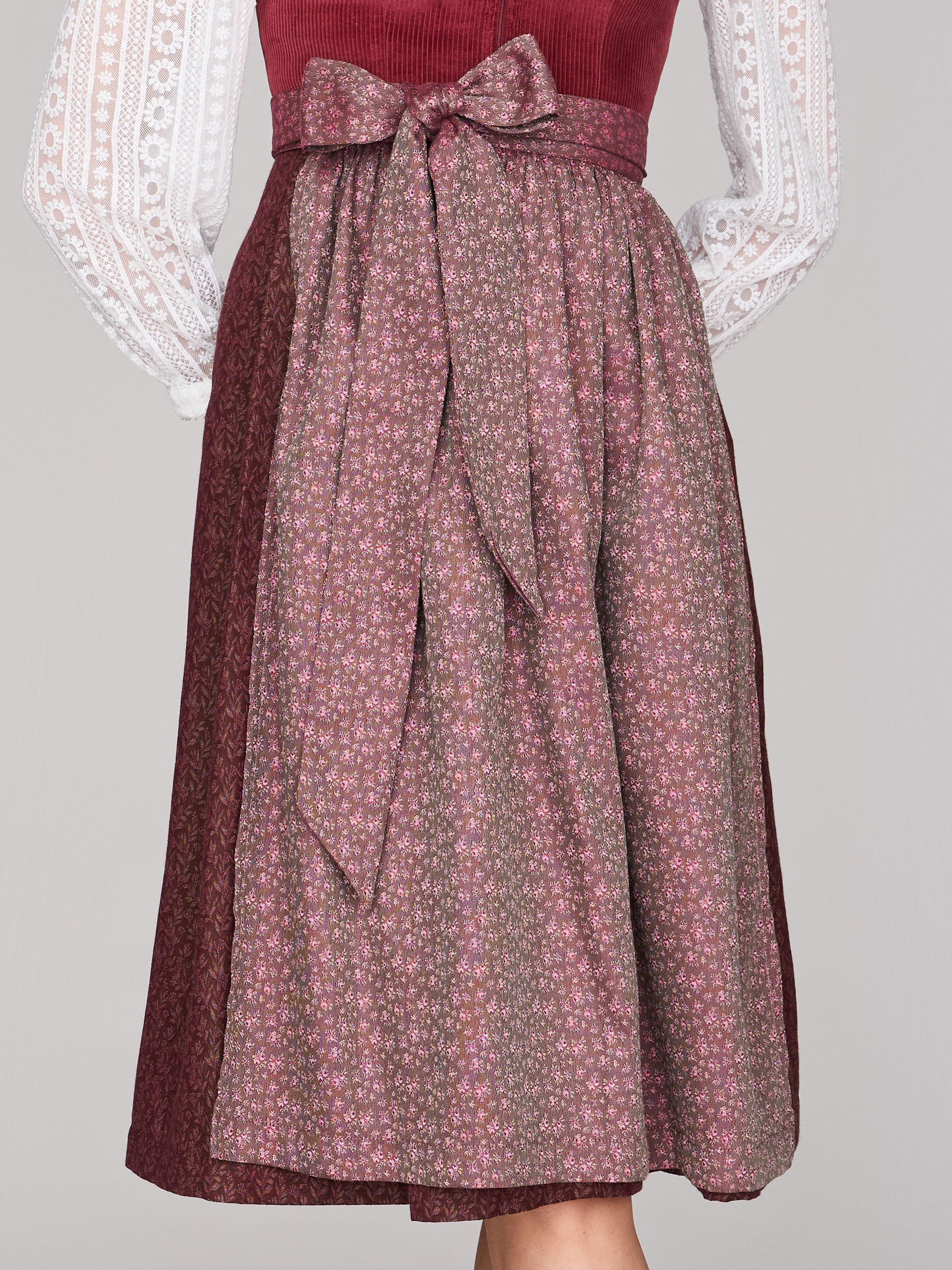 Dirndlschürze in Rosa mit Blumen