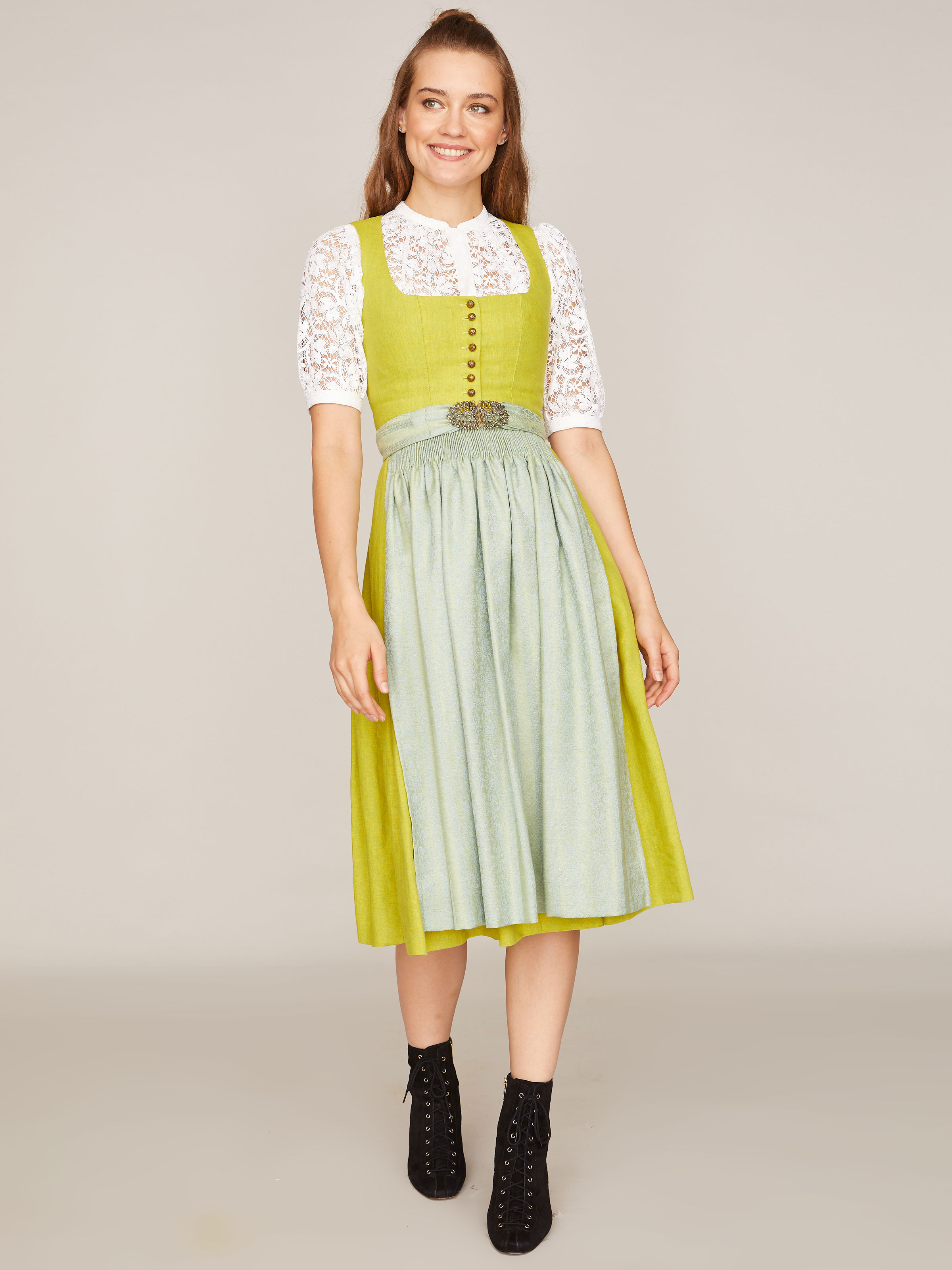 Schwefelgelbes Dirndl 