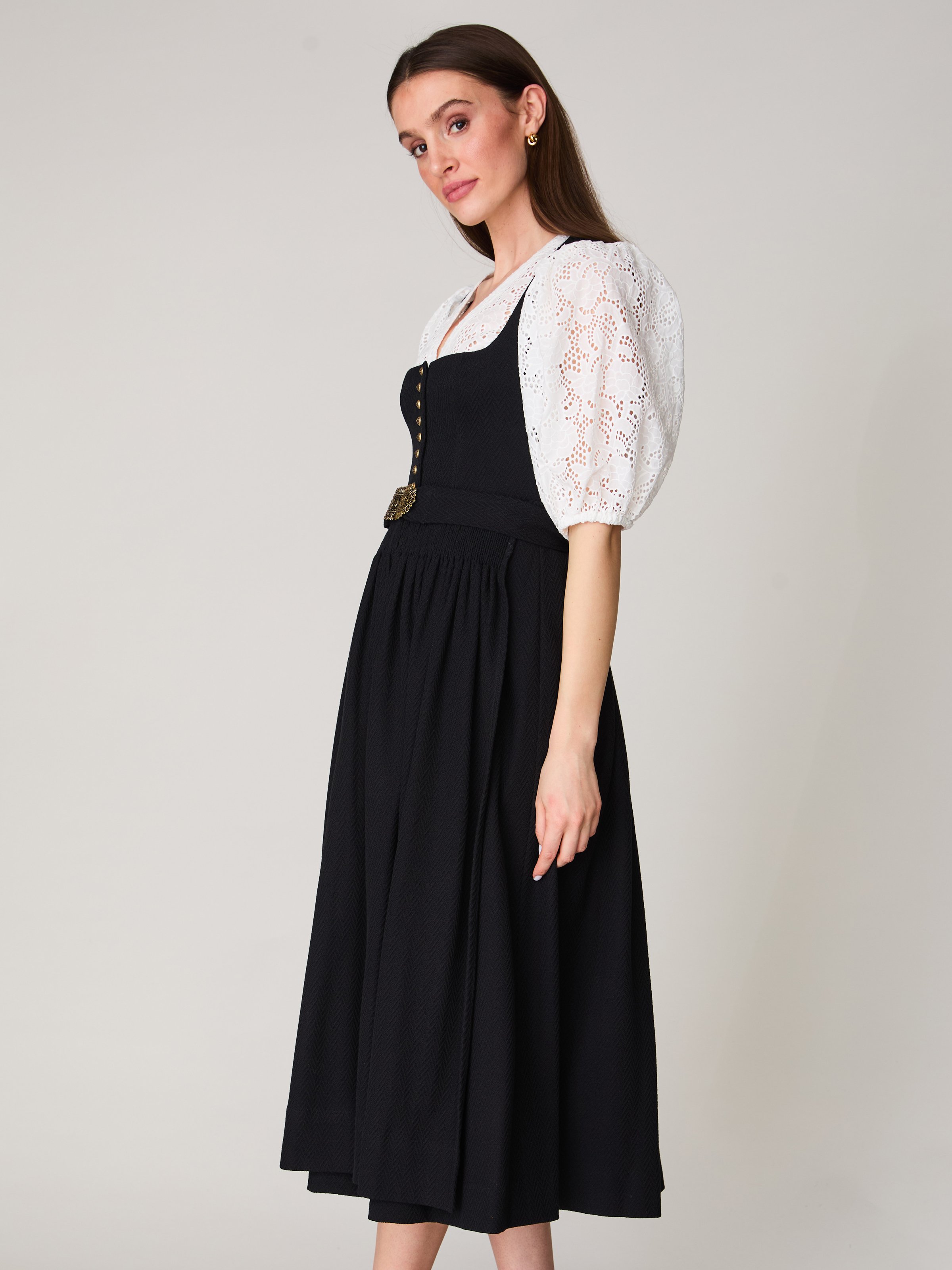 Schwarzblaues Dirndl